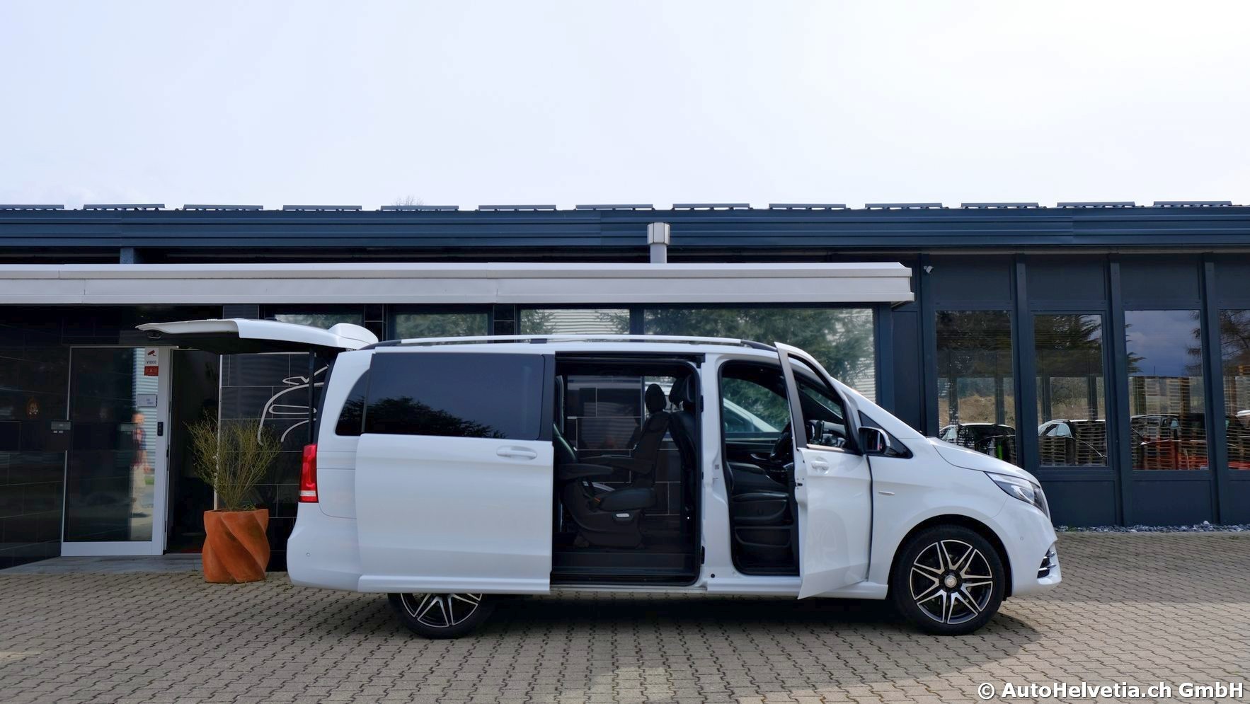 MERCEDES-BENZ V 250 d Exclusive lang 4Matic 7G-Tronic-image-4