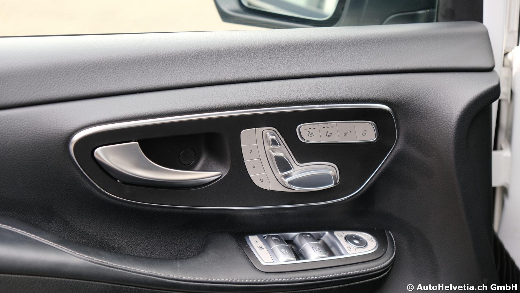 MERCEDES-BENZ V 250 d Exclusive lang 4Matic 7G-Tronic-image-16
