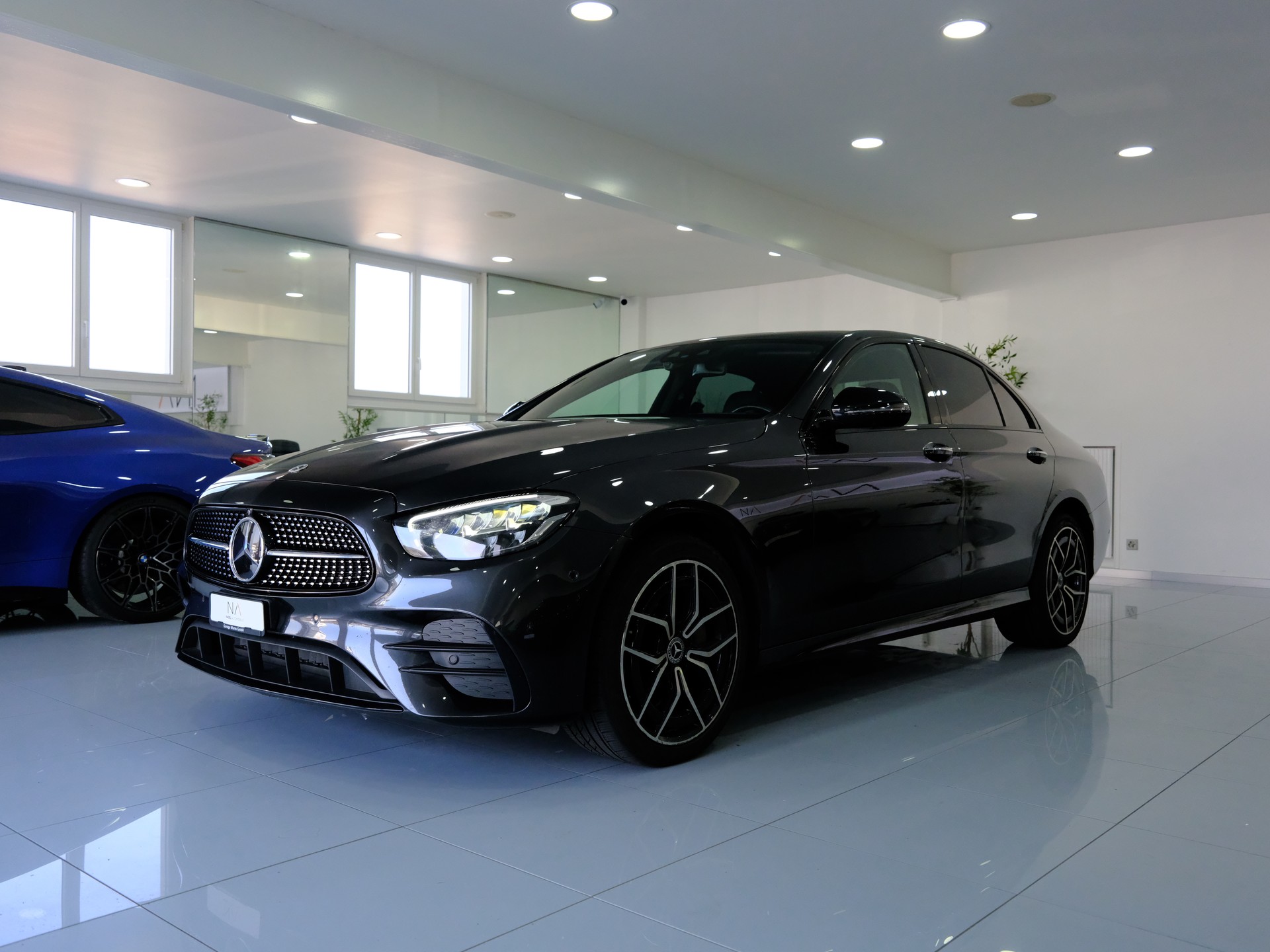 MERCEDES-BENZ E 300 e 4Matic EQ Star 9G-Tronic-showroom-element-3