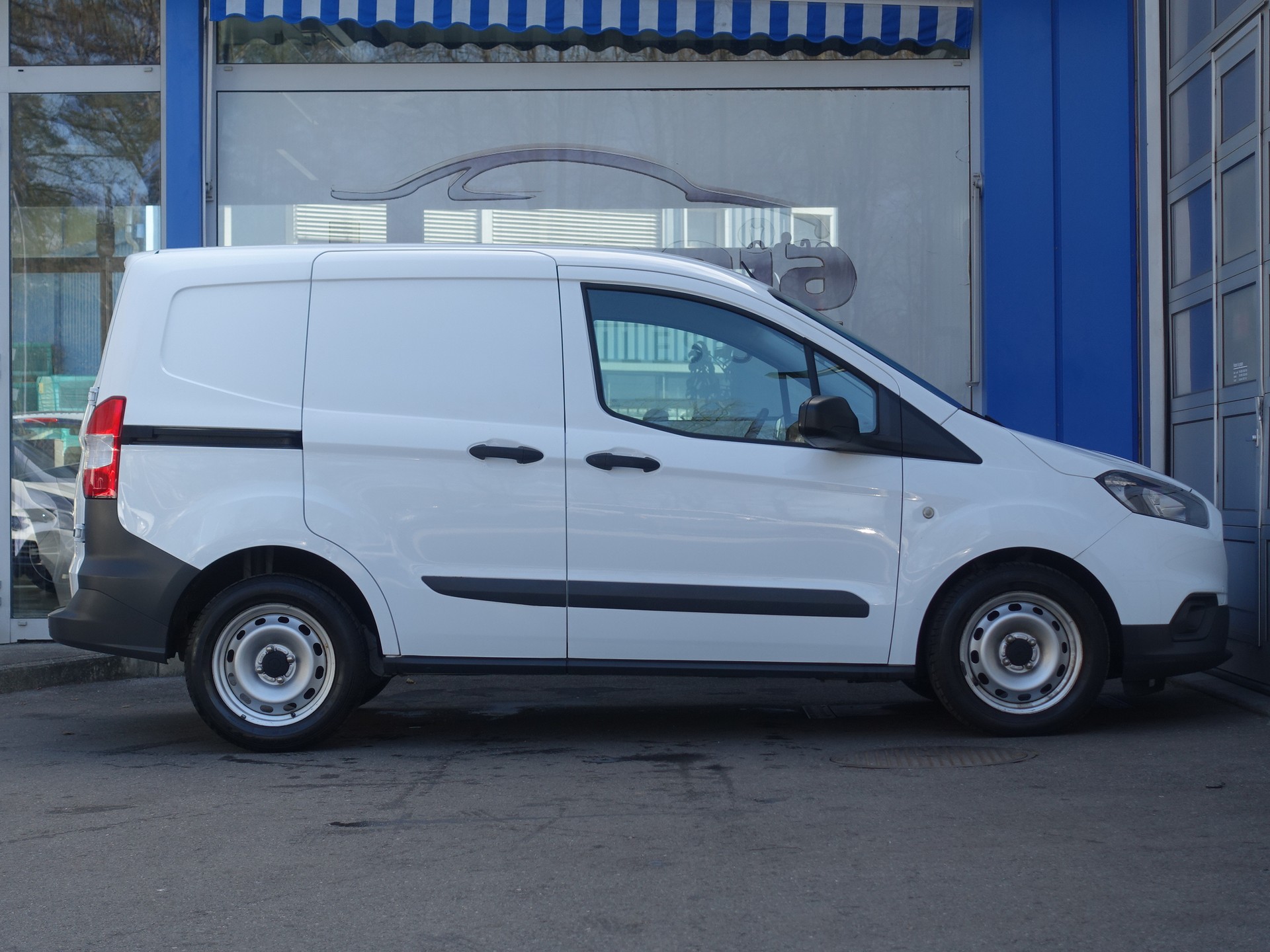 FORD Transit Courier Van 1.0 EcoBoost Ambiente-image-7