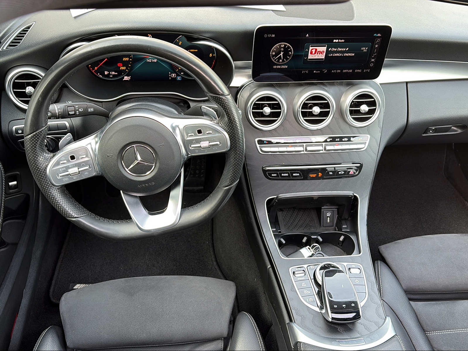 MERCEDES-BENZ C 220 d Swiss Star AMG Line 4M 9G-Tronic-image-12