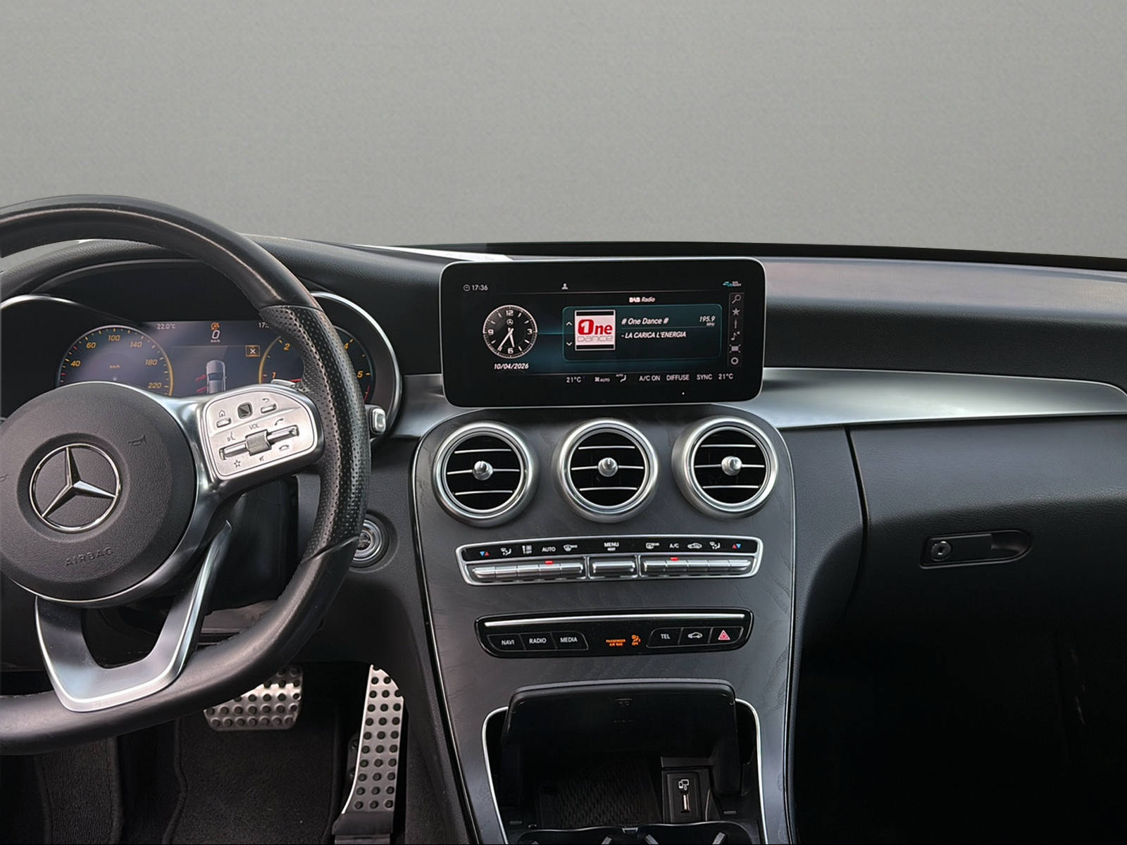 MERCEDES-BENZ C 220 d Swiss Star AMG Line 4M 9G-Tronic-image-5