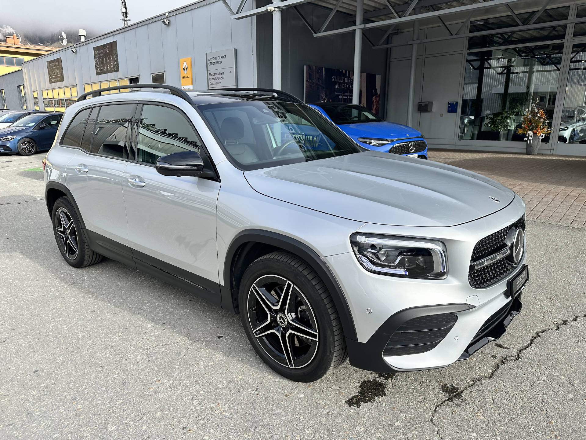 MERCEDES-BENZ GLB 250 AMG Line 4matic-showroom-element-2