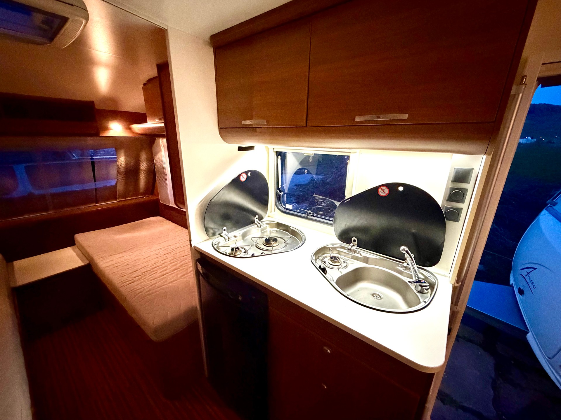 ADRIA 472 LU-showroom-element-2