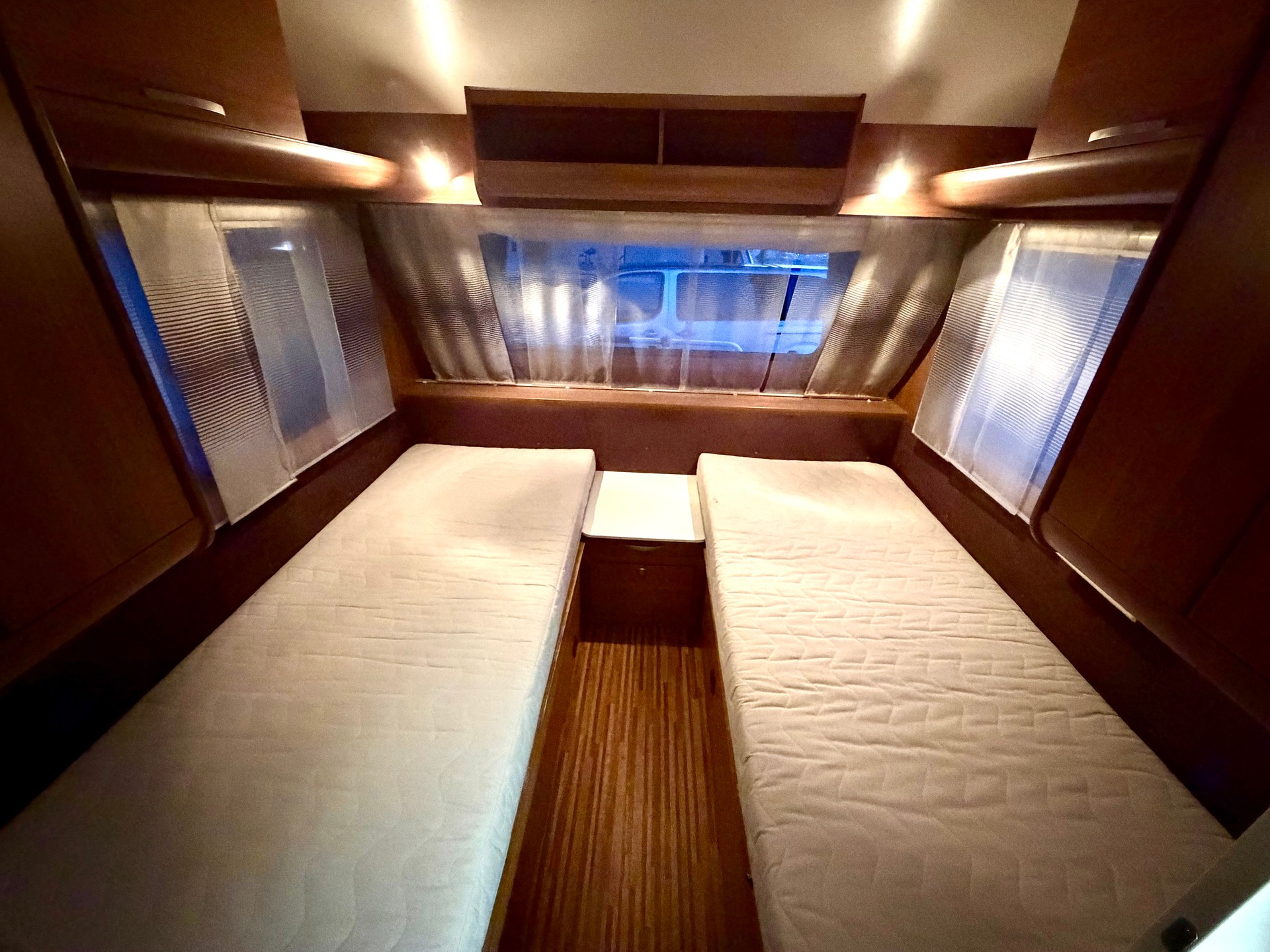 ADRIA 472 LU-showroom-element-1