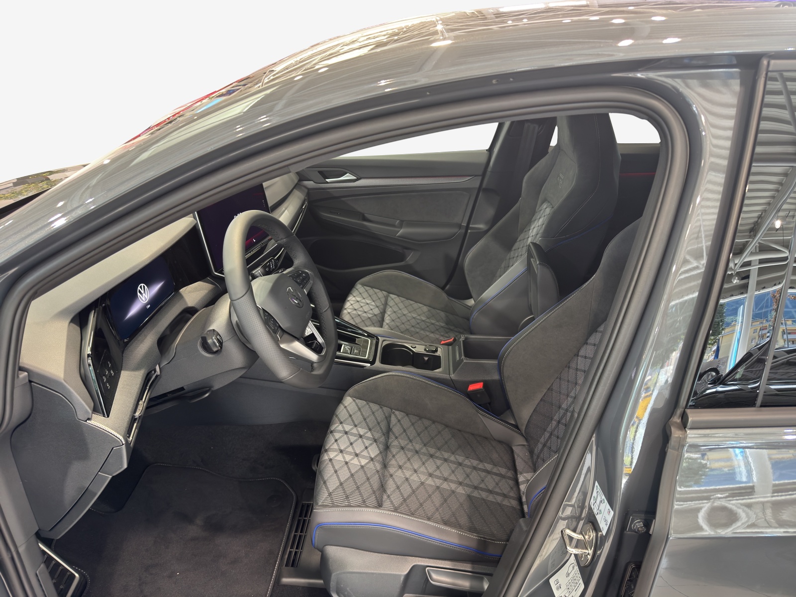 VW Golf 1.5 e TSI mHEV R-Line DSG-image-7
