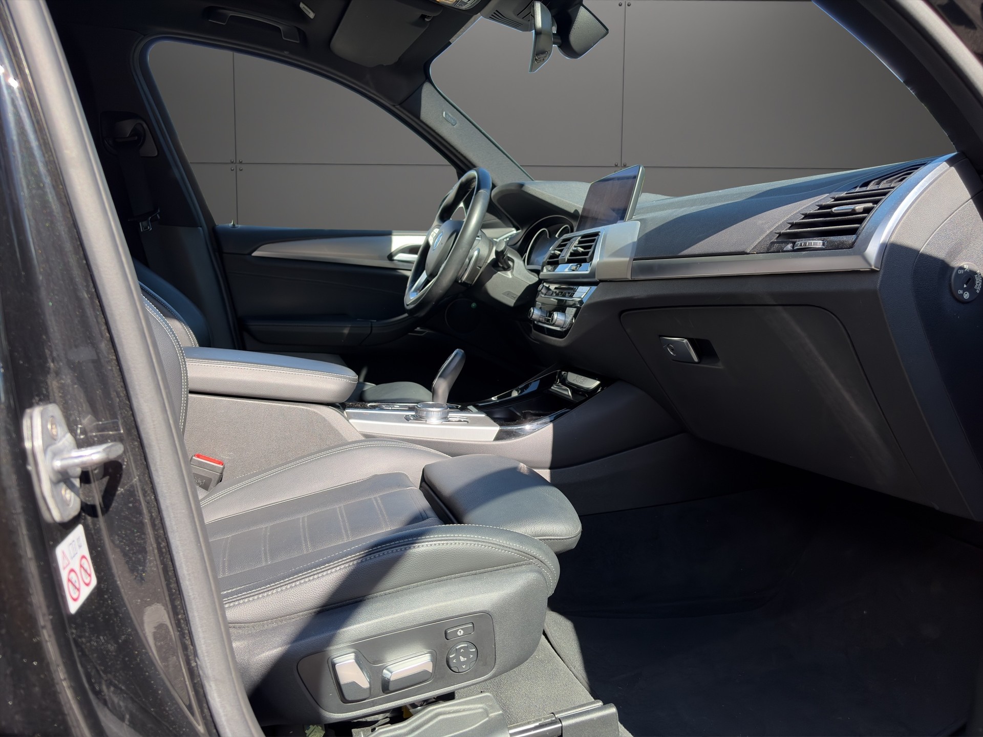 BMW X3 xDrive 20i Luxury Line Steptronic-image-9