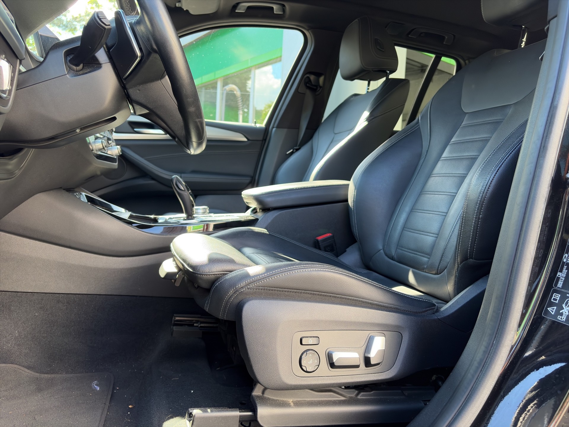 BMW X3 xDrive 20i Luxury Line Steptronic-image-15