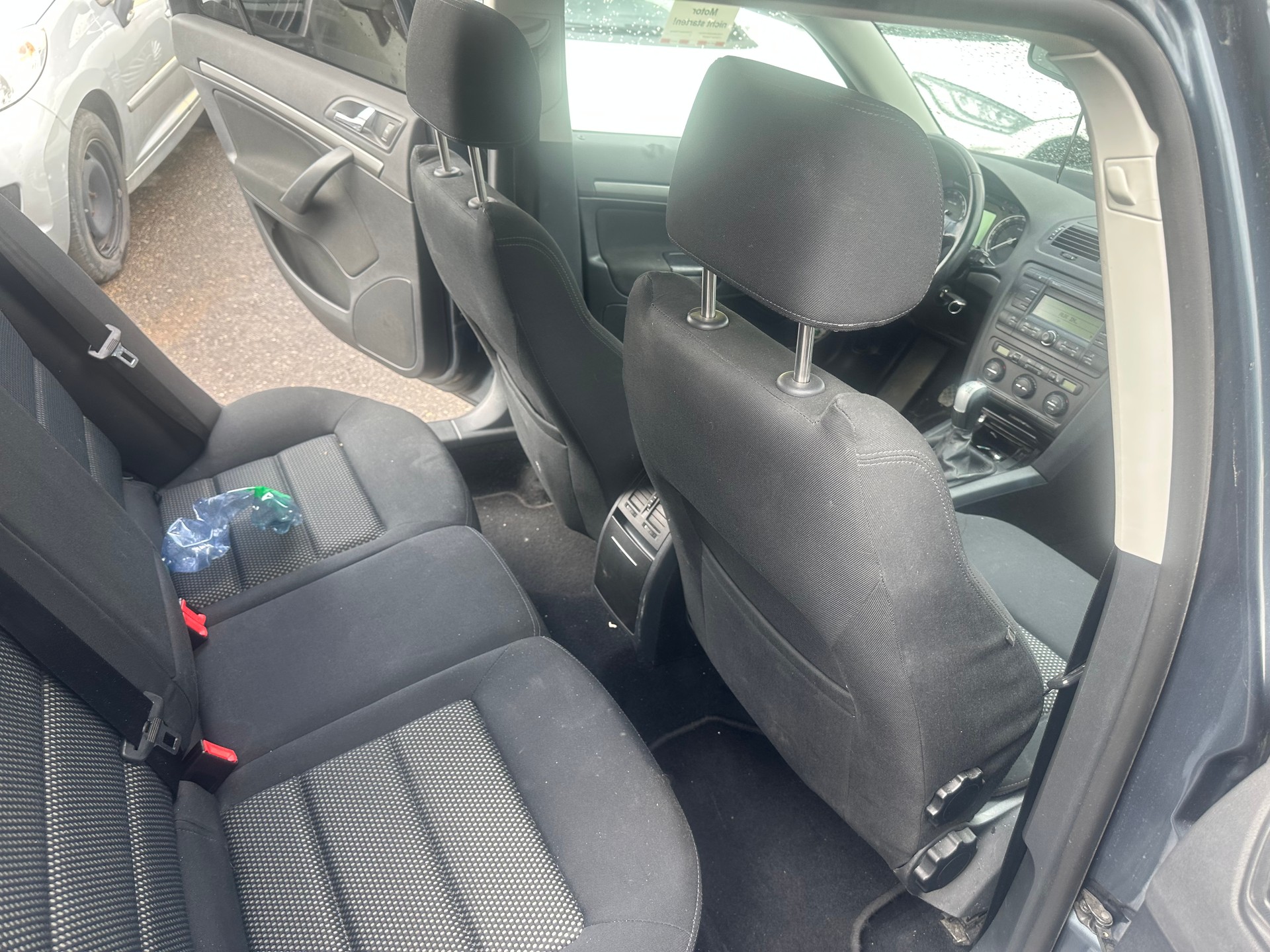 SKODA Octavia 2.0 TDI Adventure 4x4-image-10