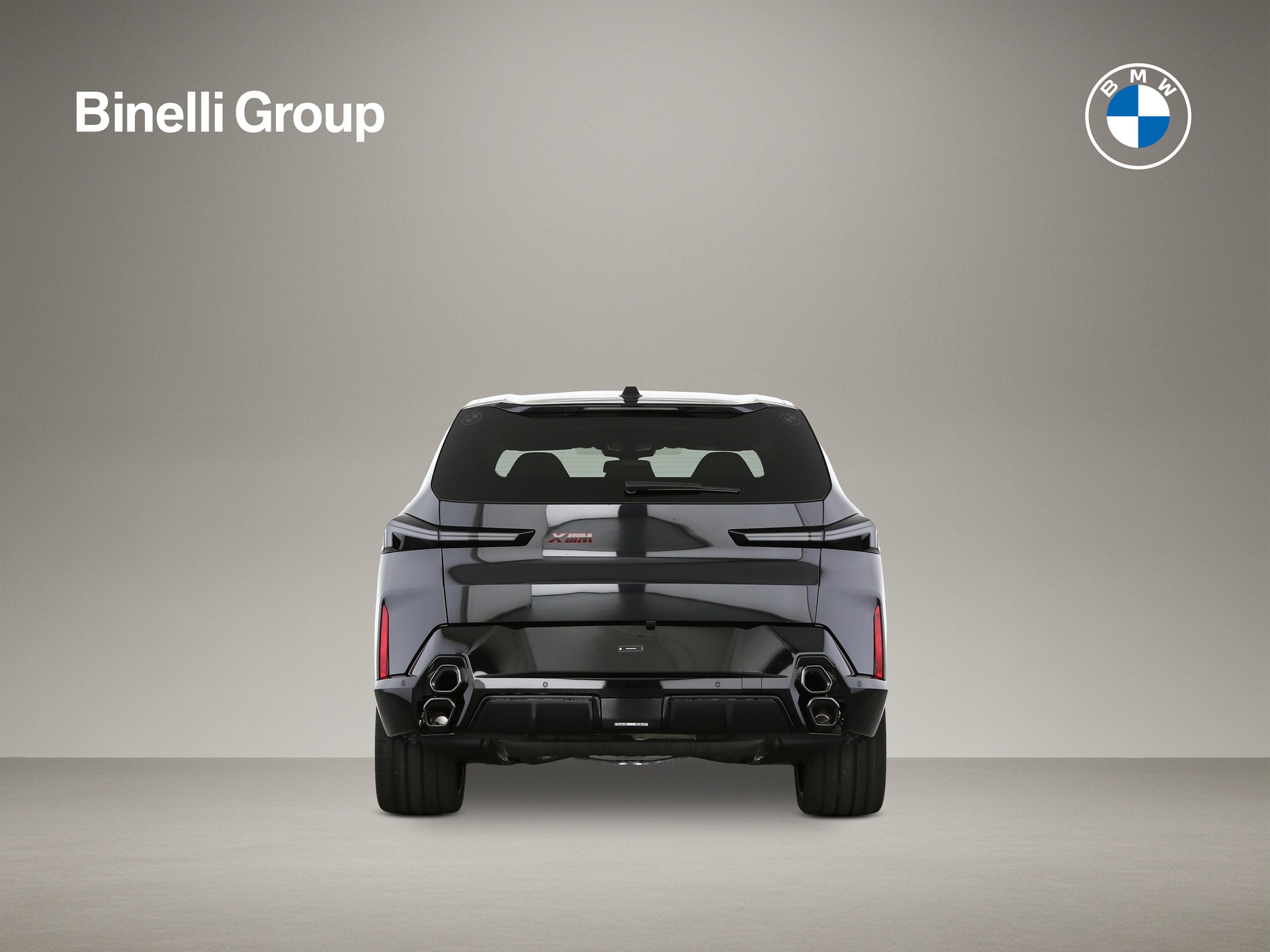 BMW XM Label Plug-in Hybrid-showroom-element-3