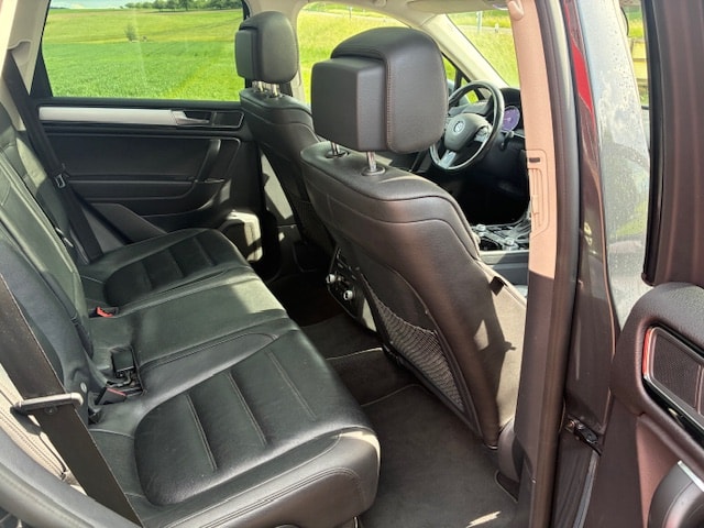 VW Touareg 3.0 TDI voll-image-5