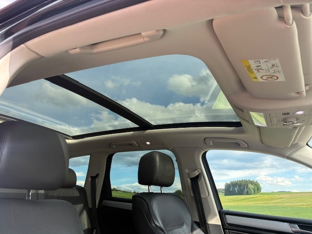 VW Touareg 3.0 TDI voll-image-7
