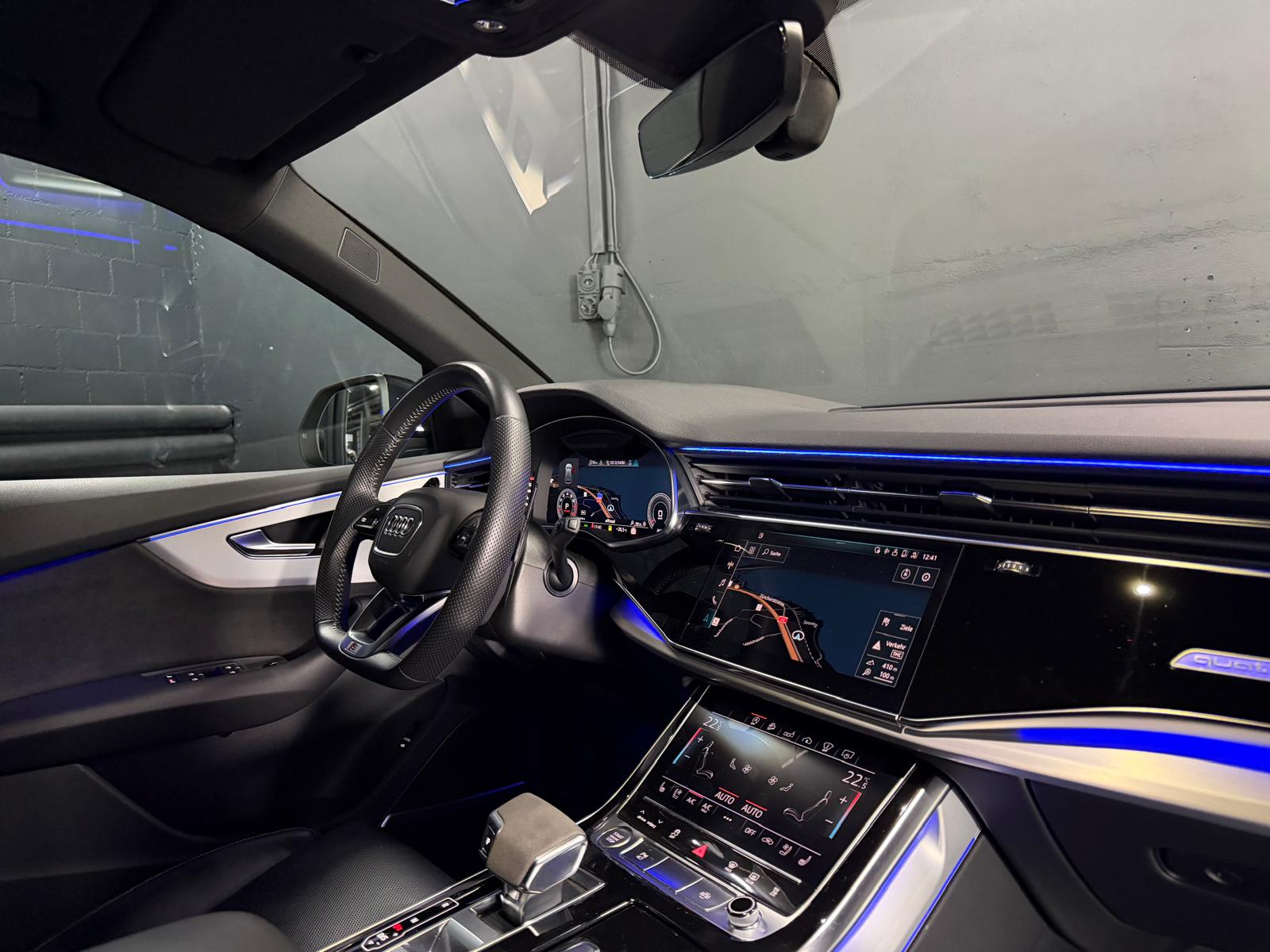 AUDI Q8 55 TFSI (RSQ8 Bodykit) All Black Performance quattro tiptronic *CH-Fahrzeug*-image-9