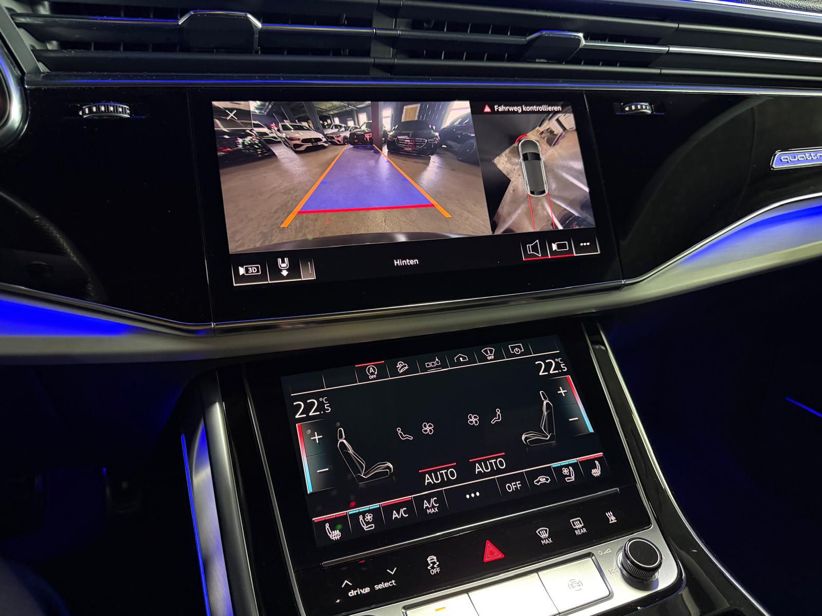 AUDI Q8 55 TFSI (RSQ8 Bodykit) All Black Performance quattro tiptronic *CH-Fahrzeug*-image-19
