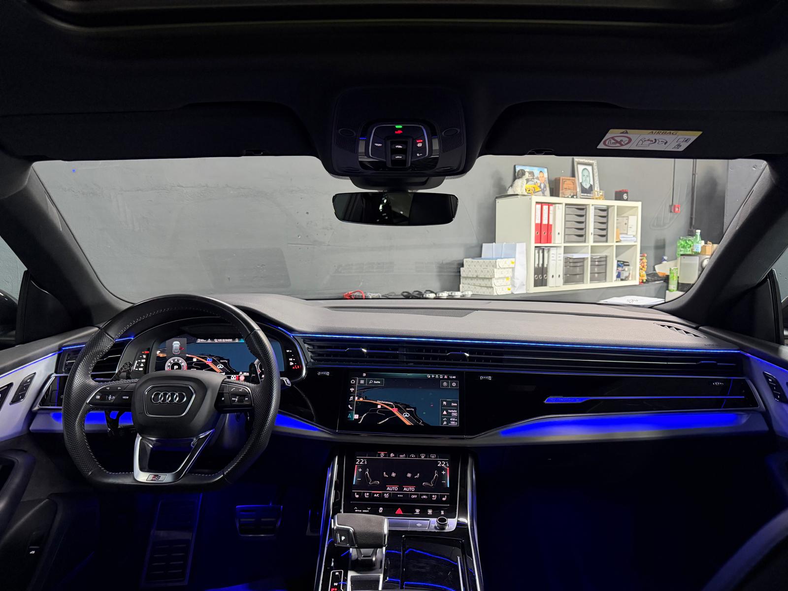 AUDI Q8 55 TFSI (RSQ8 Bodykit) All Black Performance quattro tiptronic *CH-Fahrzeug*-image-11