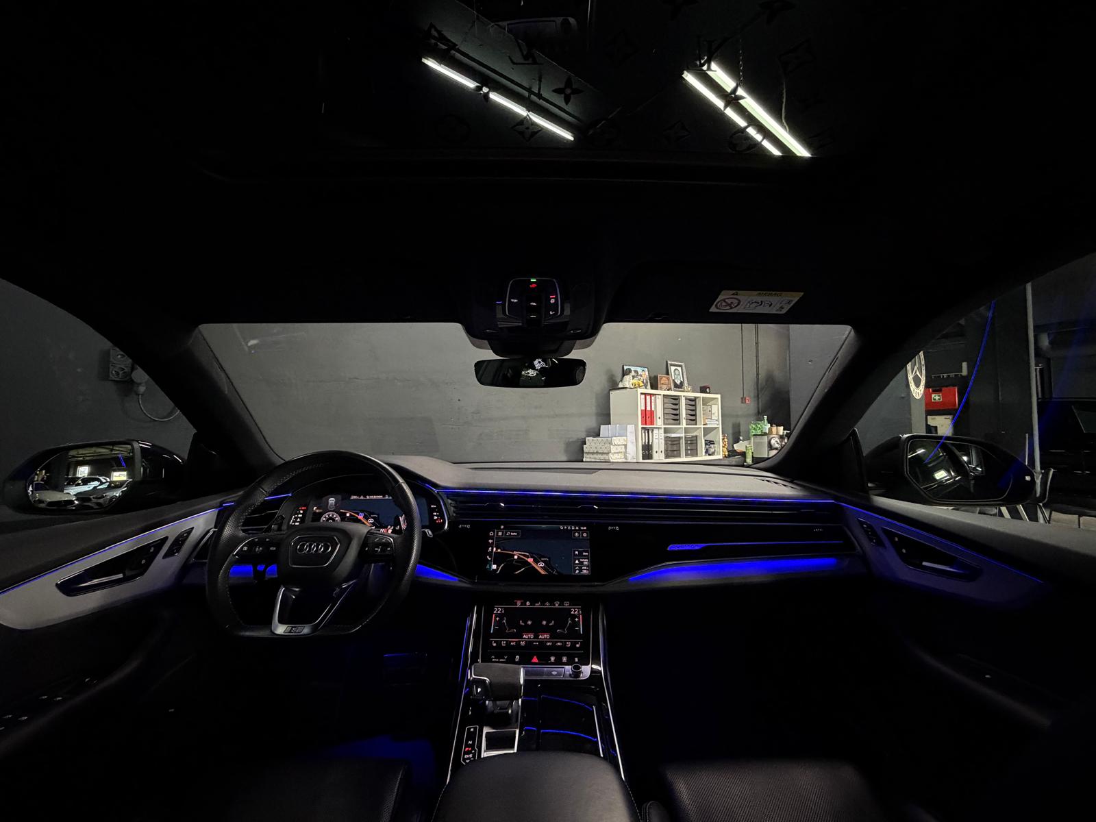 AUDI Q8 55 TFSI (RSQ8 Bodykit) All Black Performance quattro tiptronic *CH-Fahrzeug*-image-13