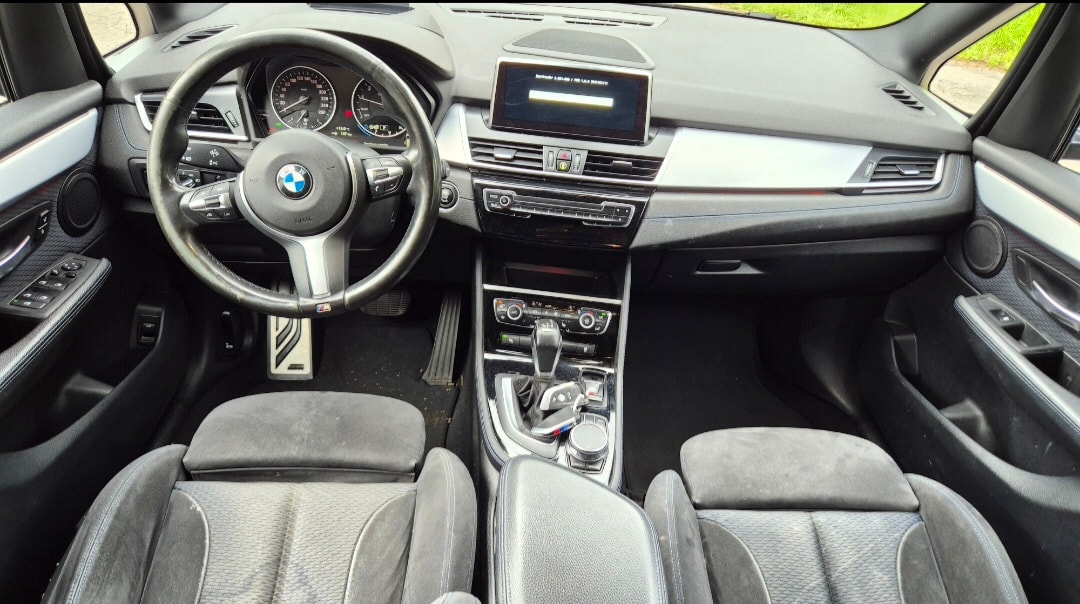 BMW 218i Gran Tourer M Sport Steptronic-image-12