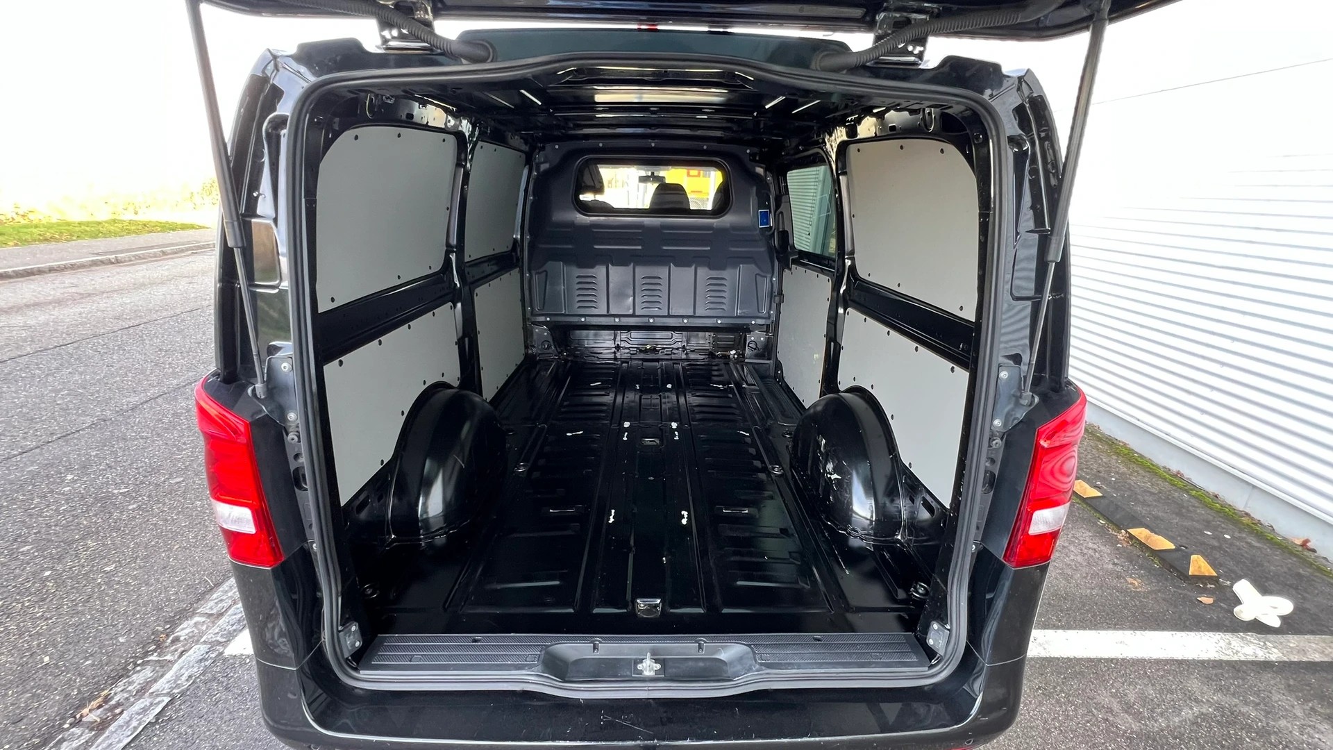 MERCEDES-BENZ VITO 119 BLUETEC L 4MATIC 7G-TRONIC EURO 6 l 190 PS-image-26