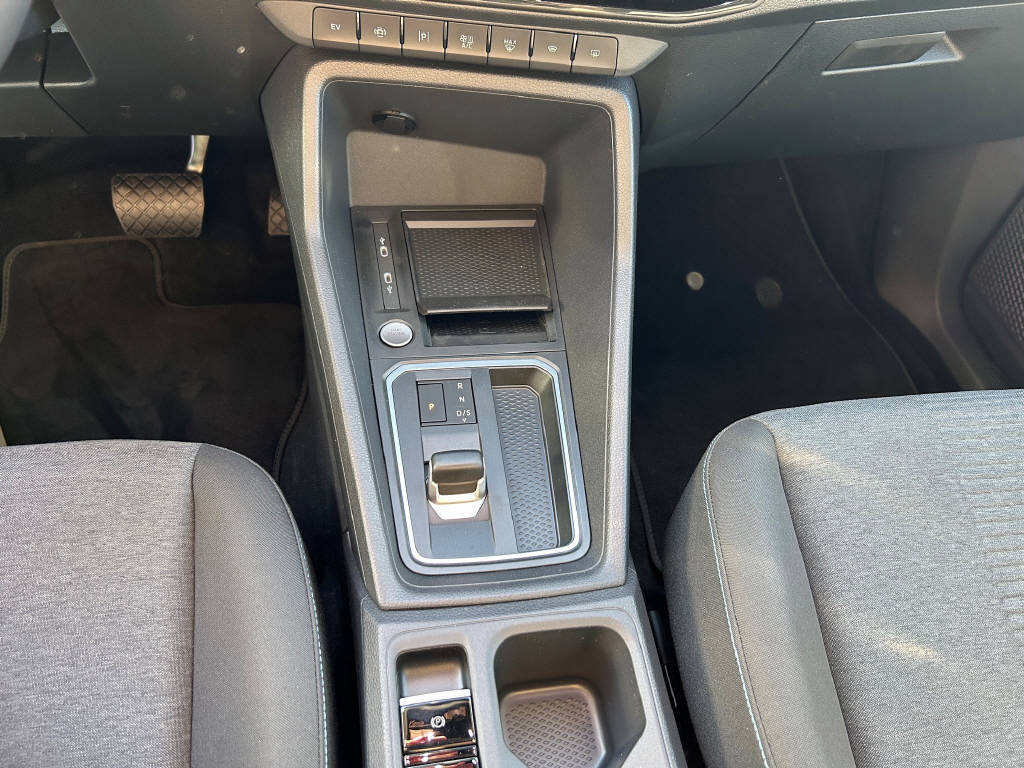 FORD TOURNEO CONNECT Grand 1.5 EcoBoost 150 Active PHEV-image-14