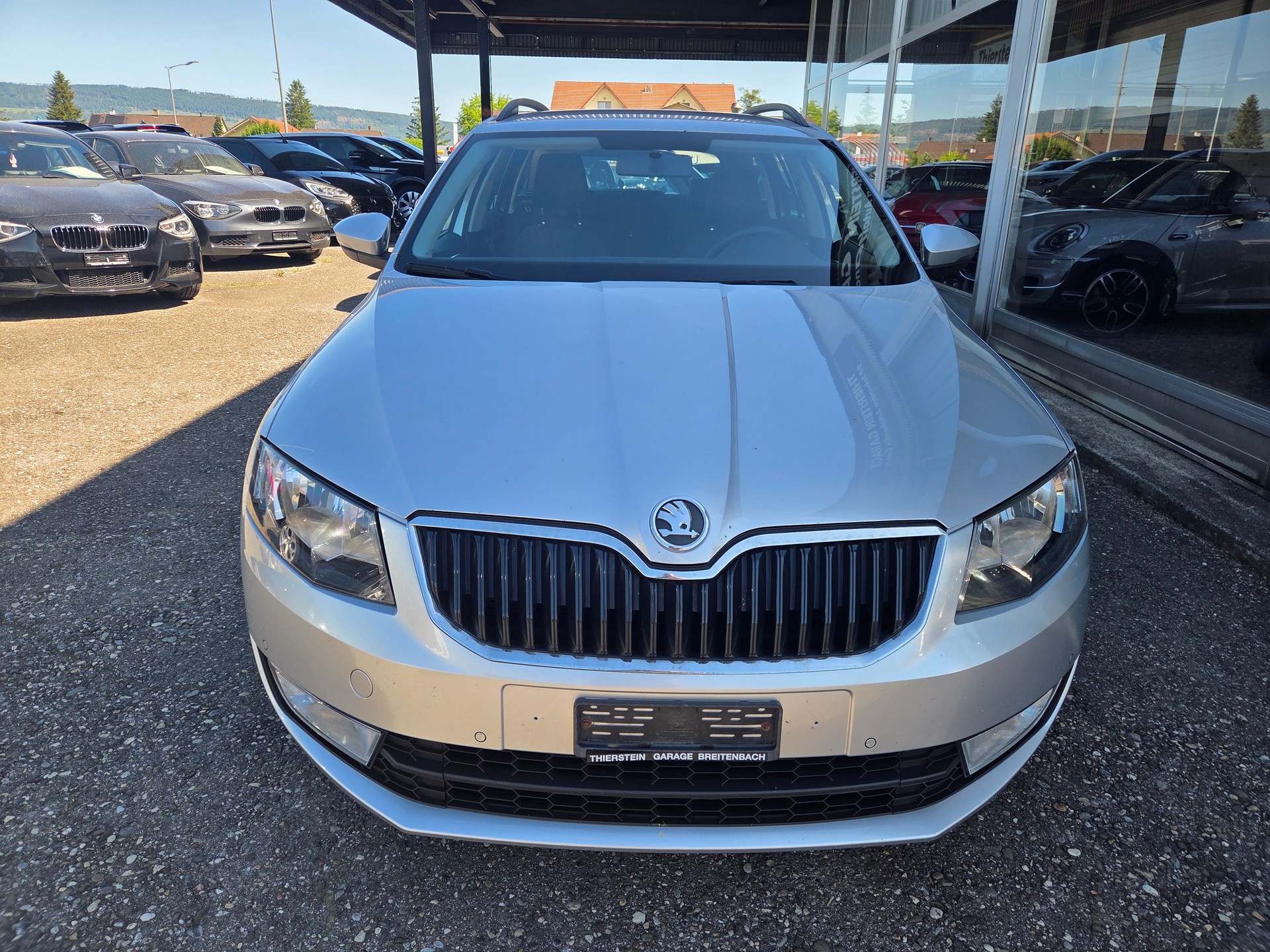 SKODA Octavia Combi 1.6 TDI Ambition 4x4-image-2