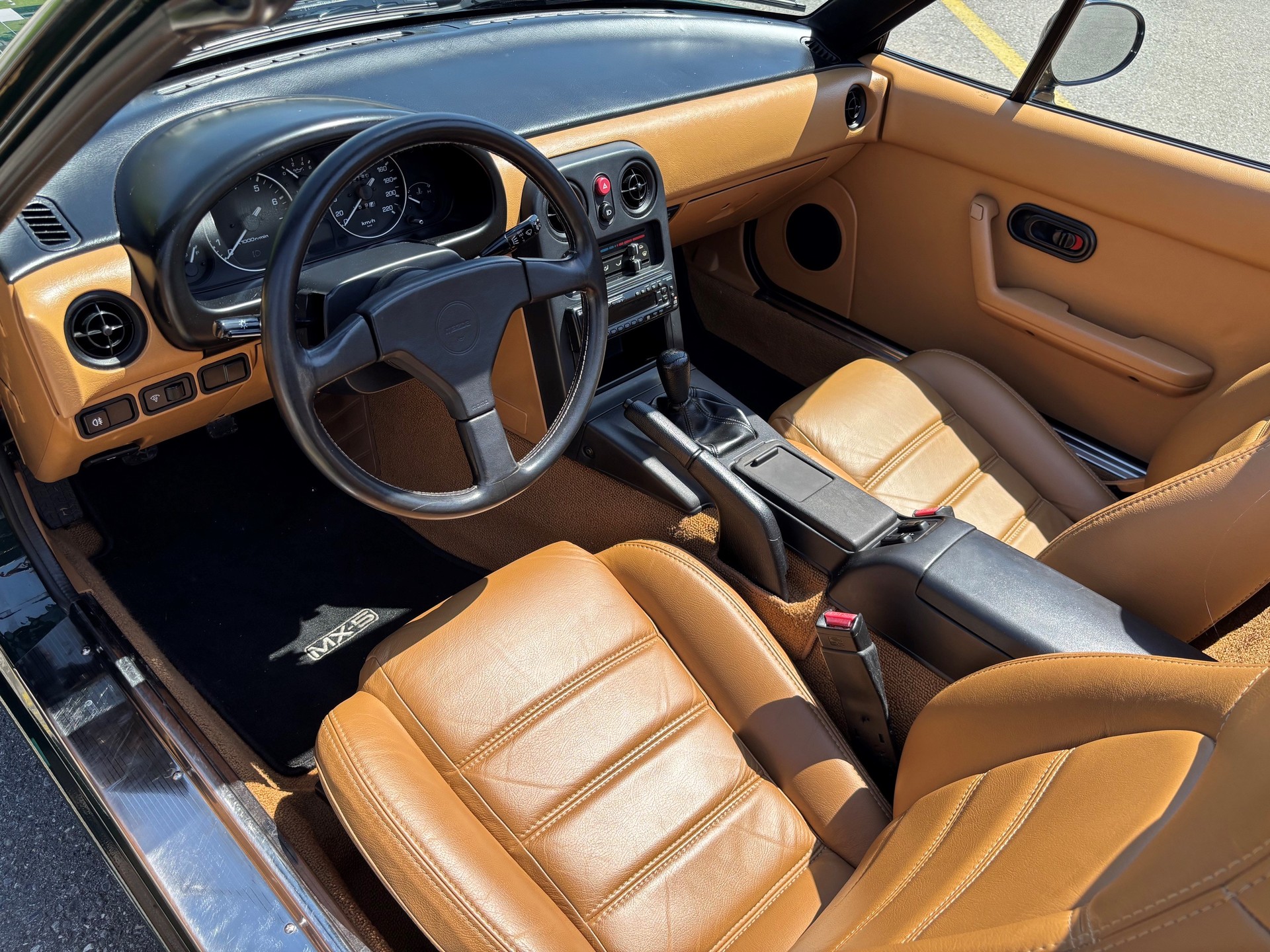 MAZDA MX-5 1.6i-16 NA-image-9