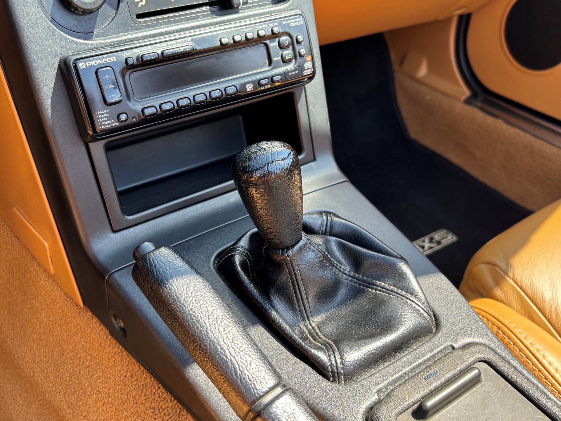 MAZDA MX-5 1.6i-16 NA-image-8