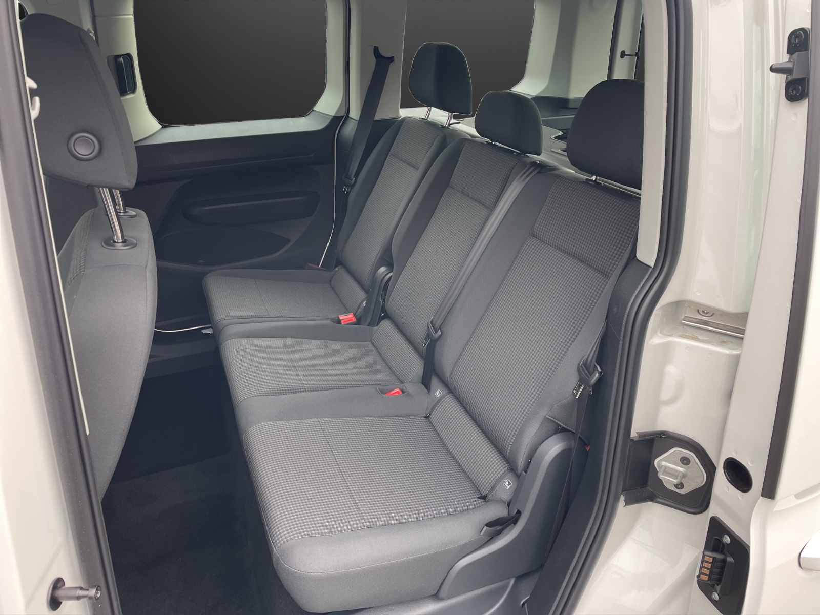 VW Caddy 2.0 TDI 4Motion-image-8