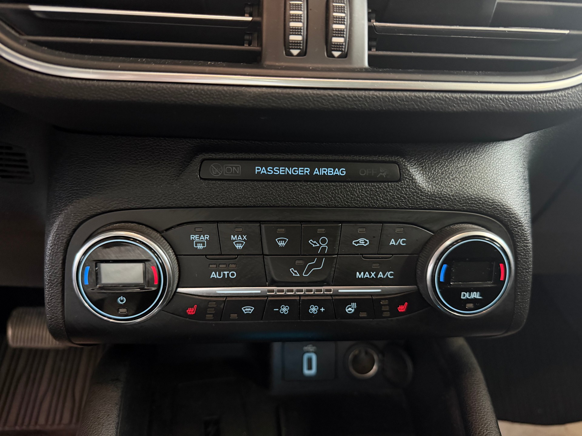 FORD Focus 1.5 TDCi Titanium Automatic | Ab MFK 07.2025 | Ab Service | Navi-image-14