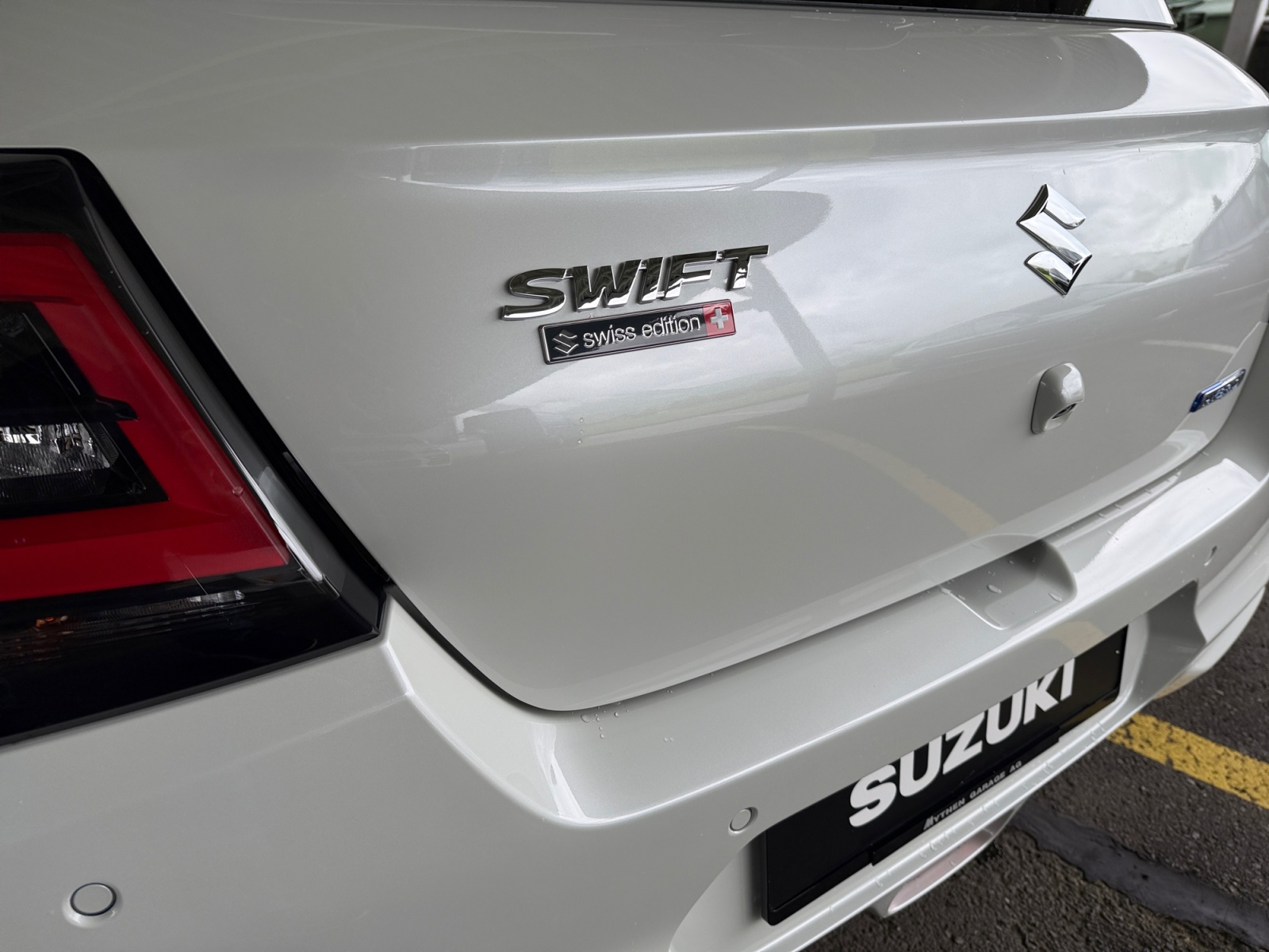 SUZUKI Swift 1.2 Compact Top Hybrid-image-15