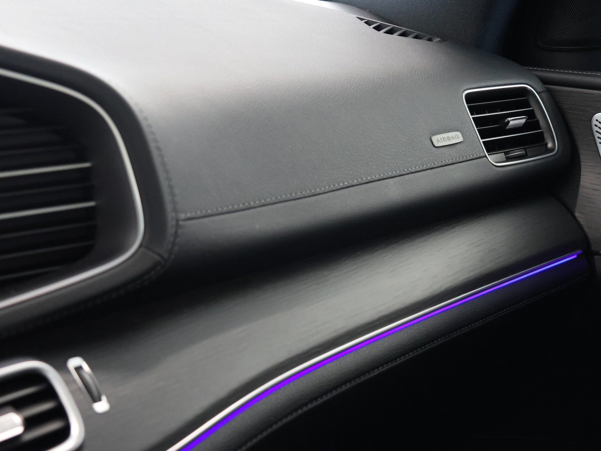 MERCEDES-BENZ GLE 450 4Matic AMG Line 9G-Tronic *Burmester* *360 Kamera* *Panorama*-image-30