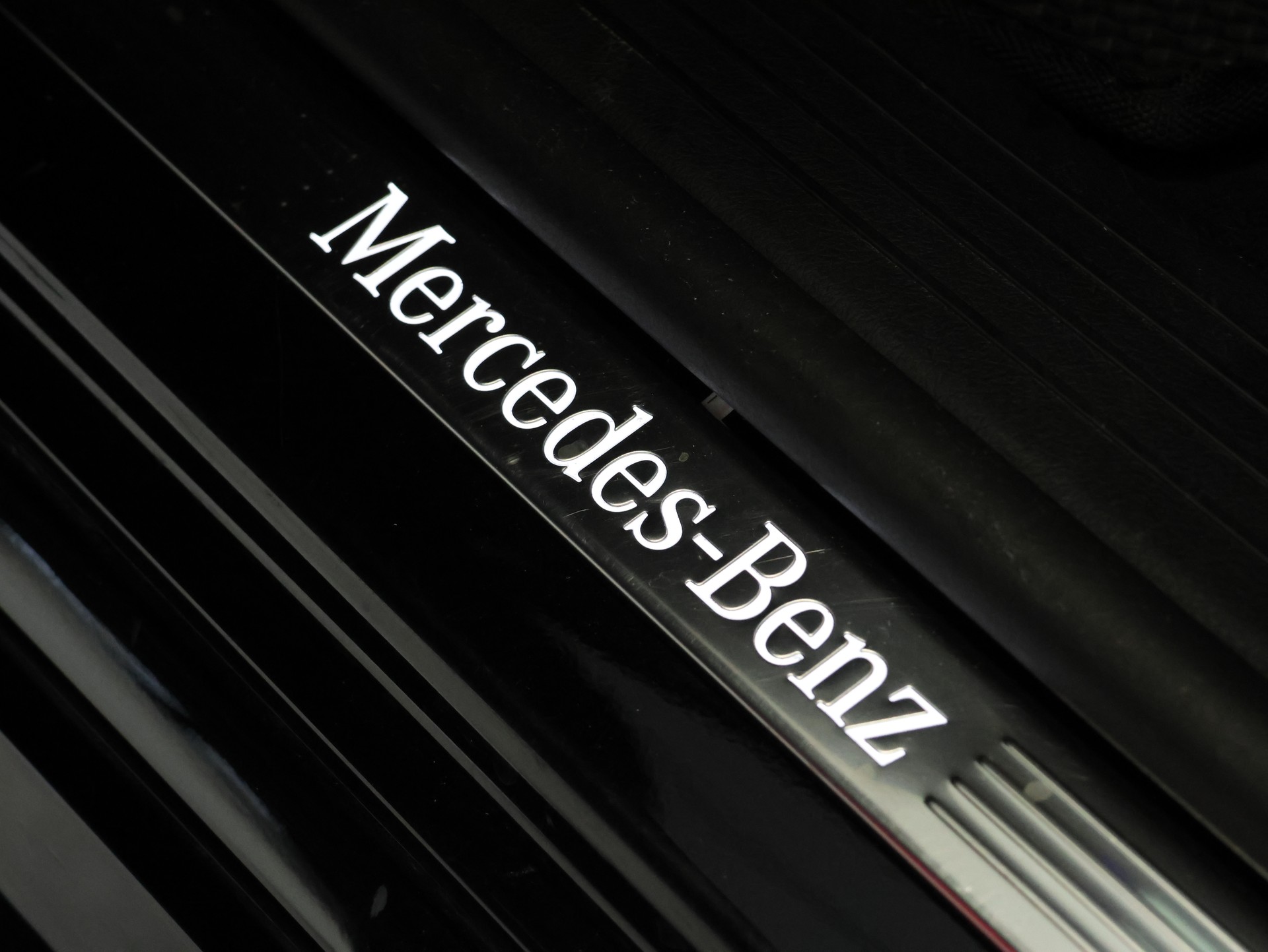 MERCEDES-BENZ GLE 450 4Matic AMG Line 9G-Tronic *Burmester* *360 Kamera* *Panorama*-image-16