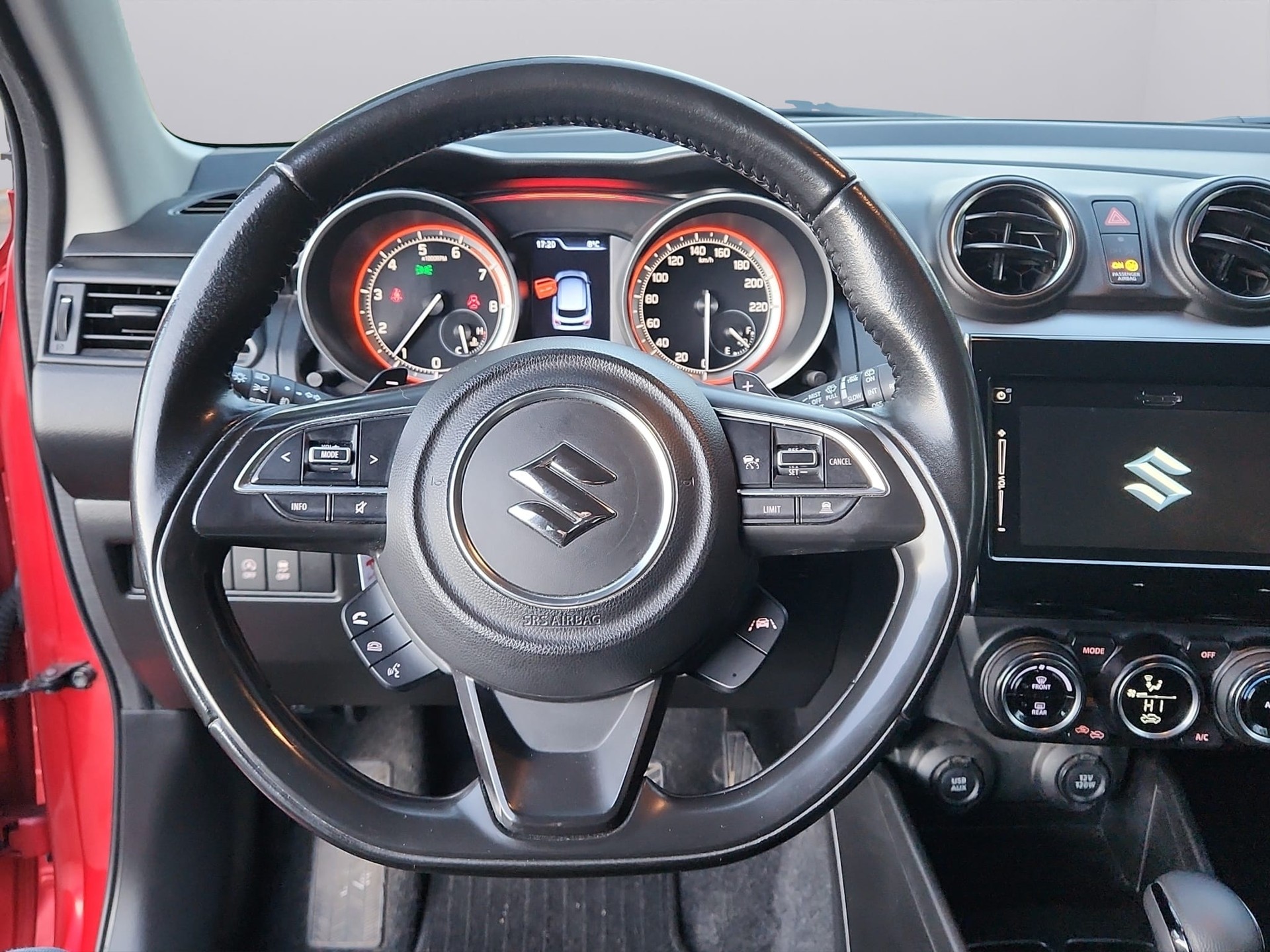SUZUKI Swift 1.2 Compact + Hybrid CVT-image-10