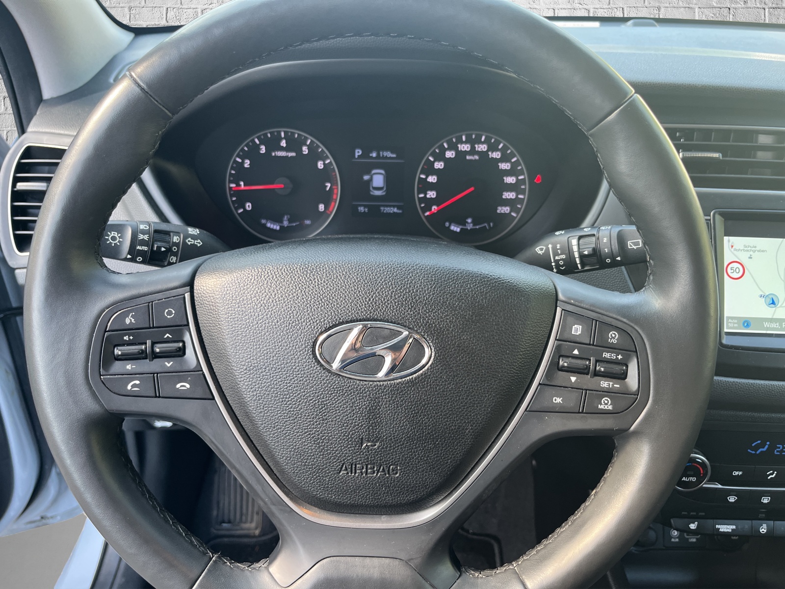 HYUNDAI i20 1.0 T-GDi Amplia DCT-image-9