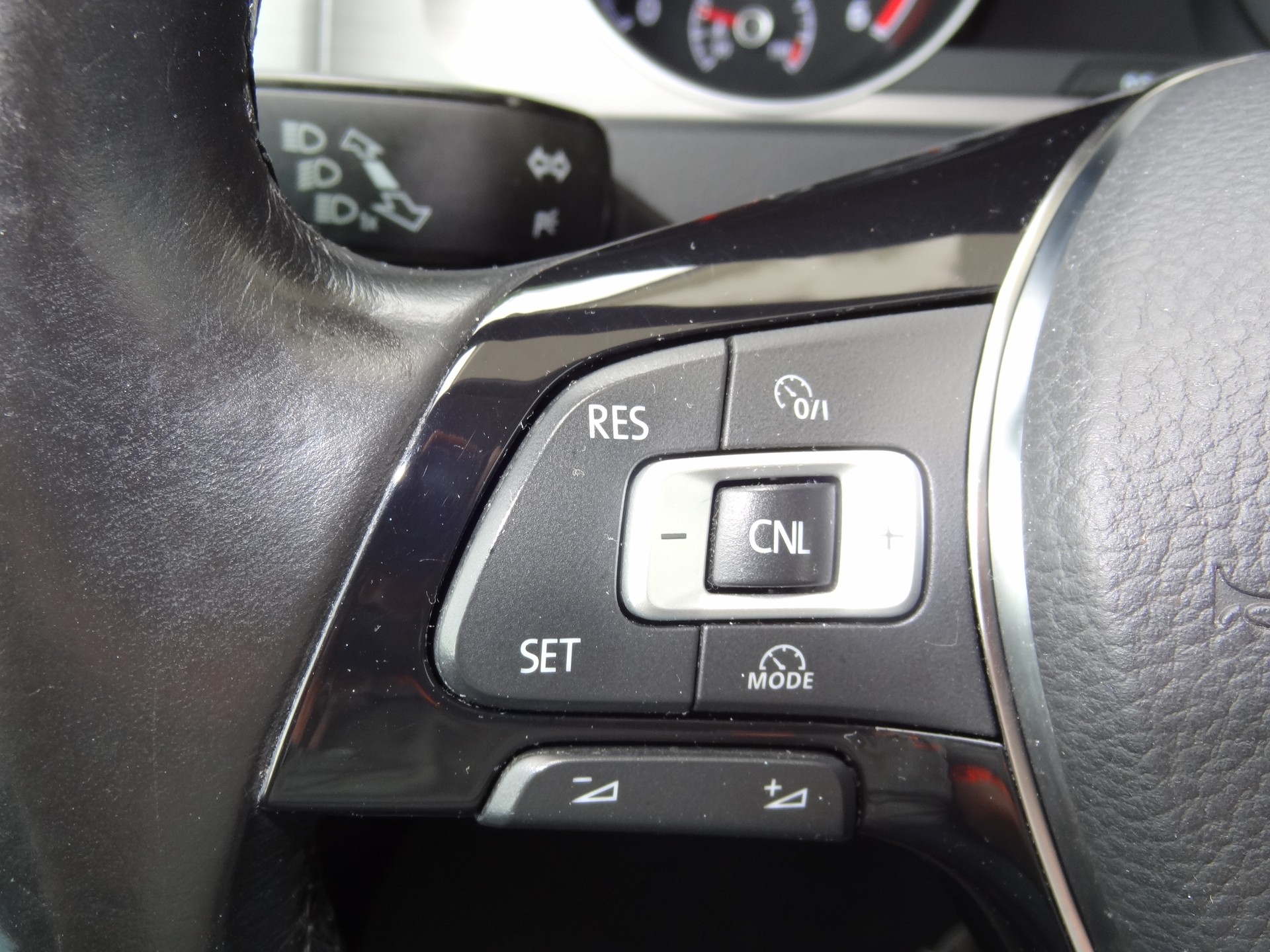 VW Golf 1.6 TDI Comfortline 4Motion-image-14