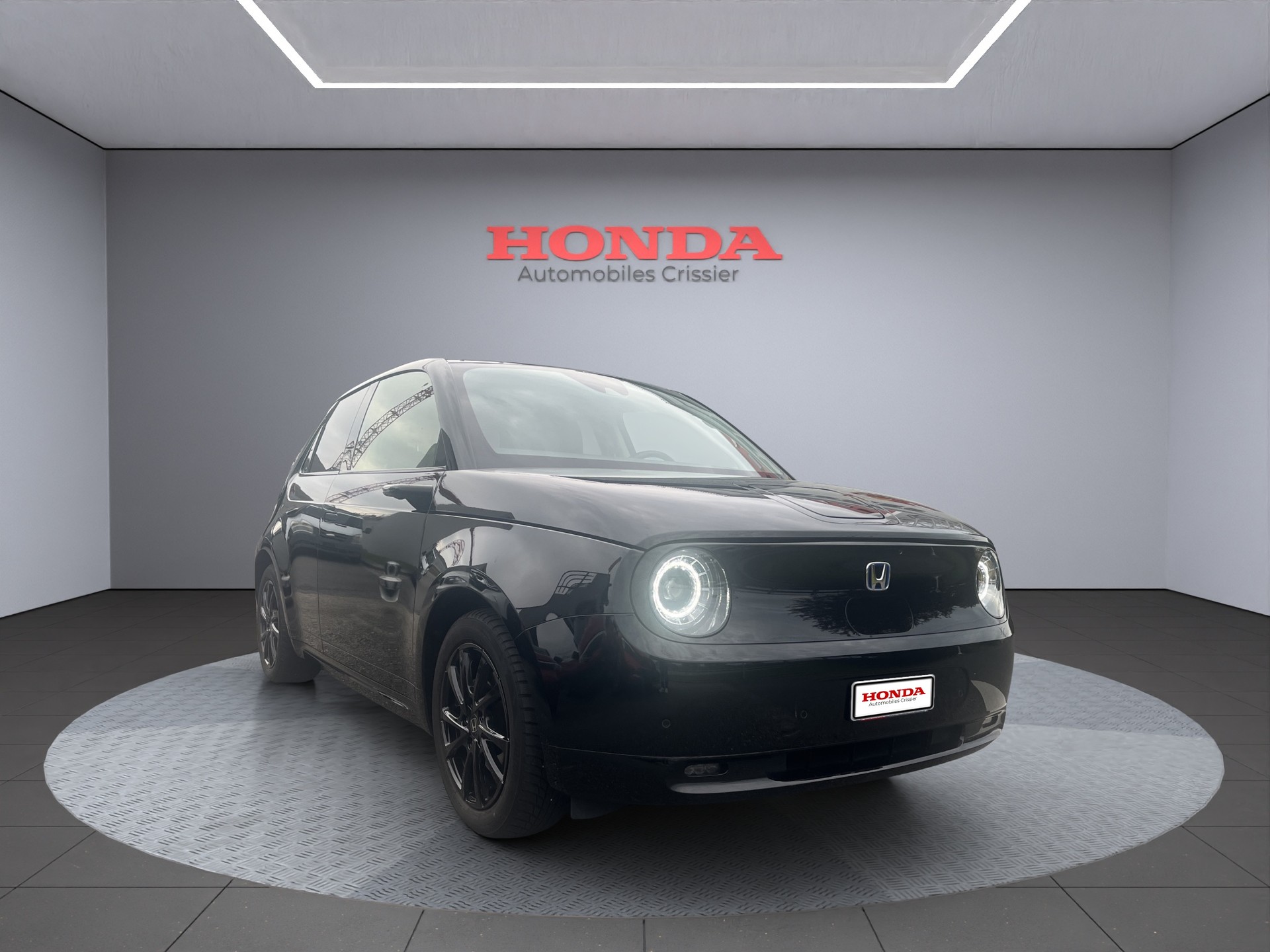 HONDA e electric-showroom-element-1