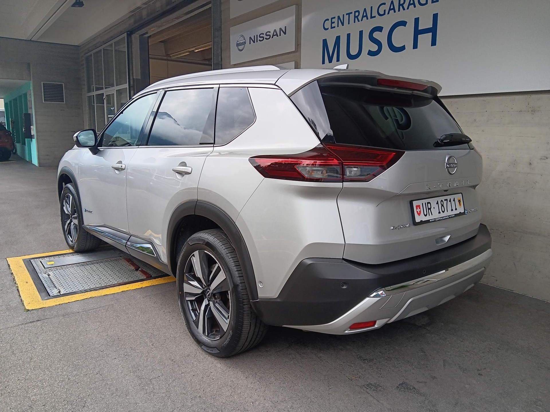 NISSAN X-Trail 1.5 VC-T e-Power 4WD 7 Sitze Tekna-showroom-element-3