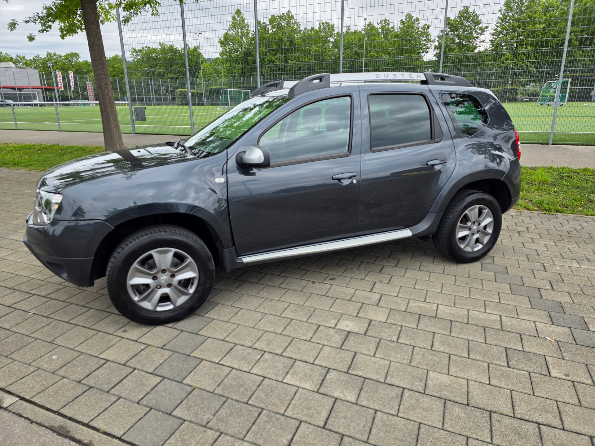DACIA Duster 1.5 dCi Celebration 4x4-showroom-element-3