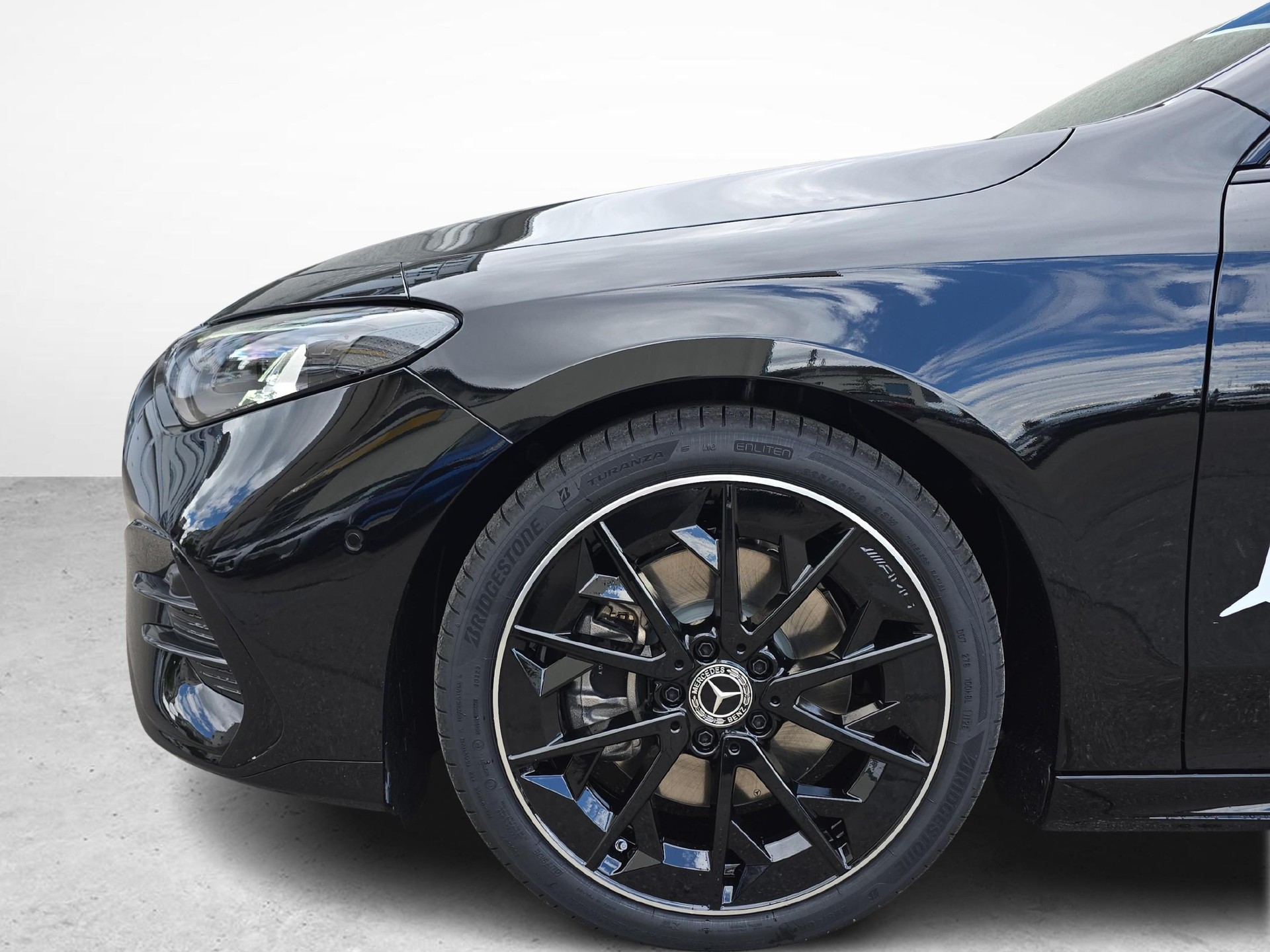 MERCEDES-BENZ CLA 220 4MATIC Shooting Brake-image-12