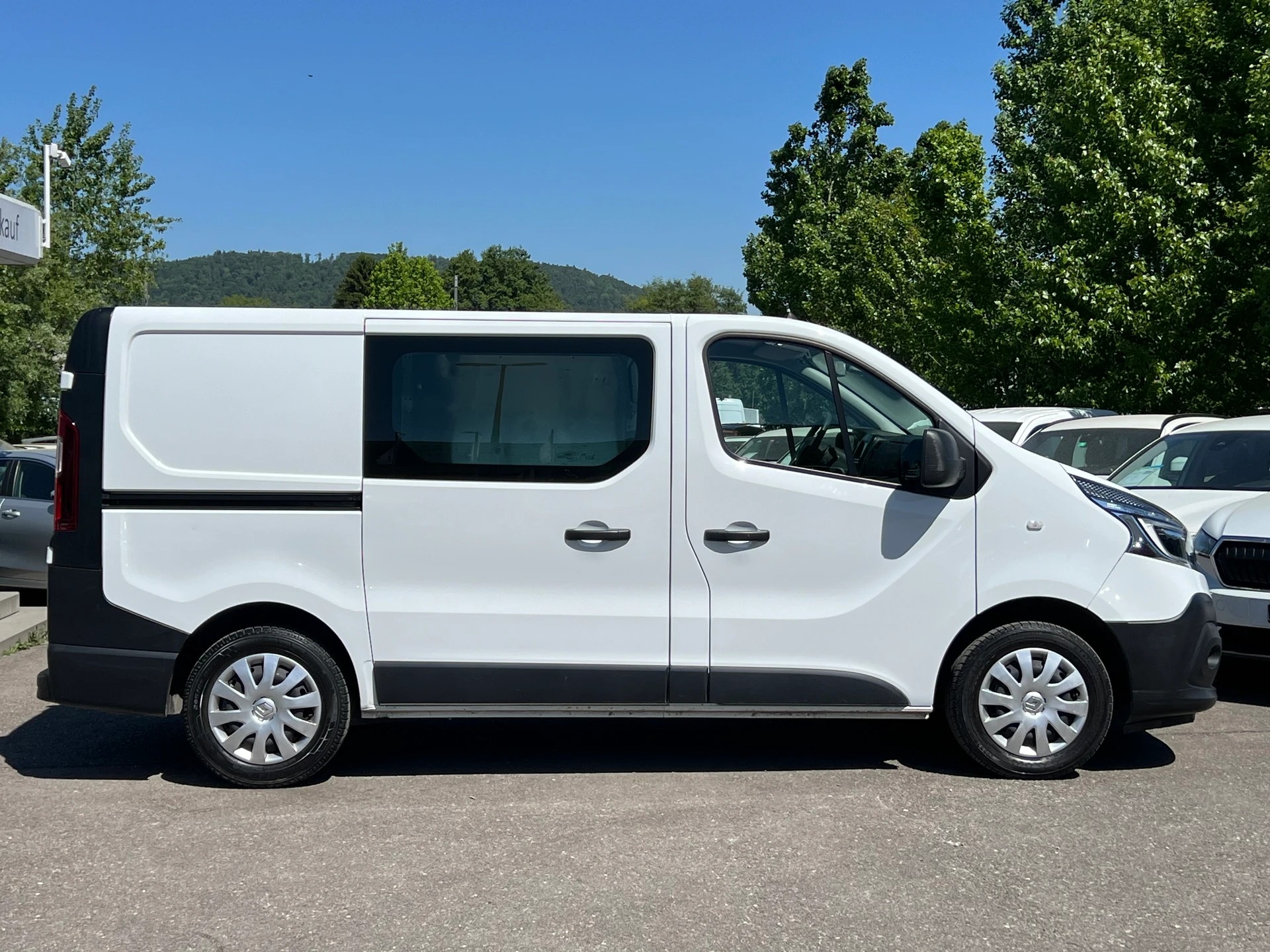 RENAULT Trafic 2.0 dCi 120 3.0t Business L1H1 * CH-Fahrzeug * Ab MFK * Klima * Rückfahrkamera *-showroom-element-3