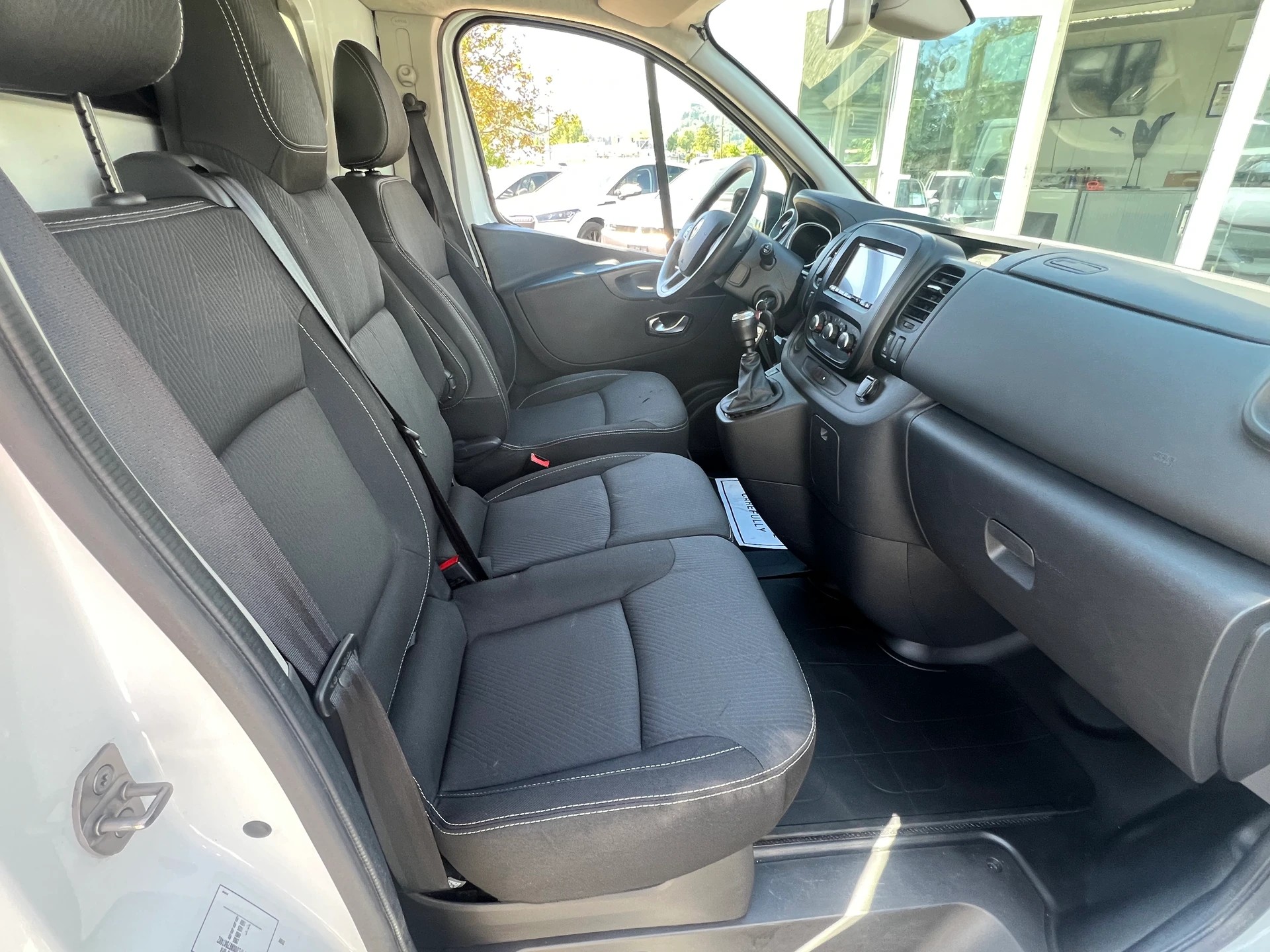 RENAULT Trafic 2.0 dCi 120 3.0t Business L1H1 * CH-Fahrzeug * Ab MFK * Klima * Rückfahrkamera *-image-10