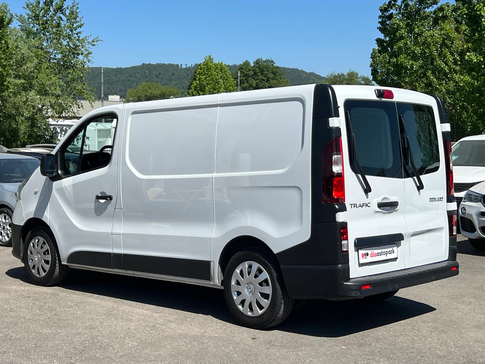 RENAULT Trafic 2.0 dCi 120 3.0t Business L1H1 * CH-Fahrzeug * Ab MFK * Klima * Rückfahrkamera *-image-8