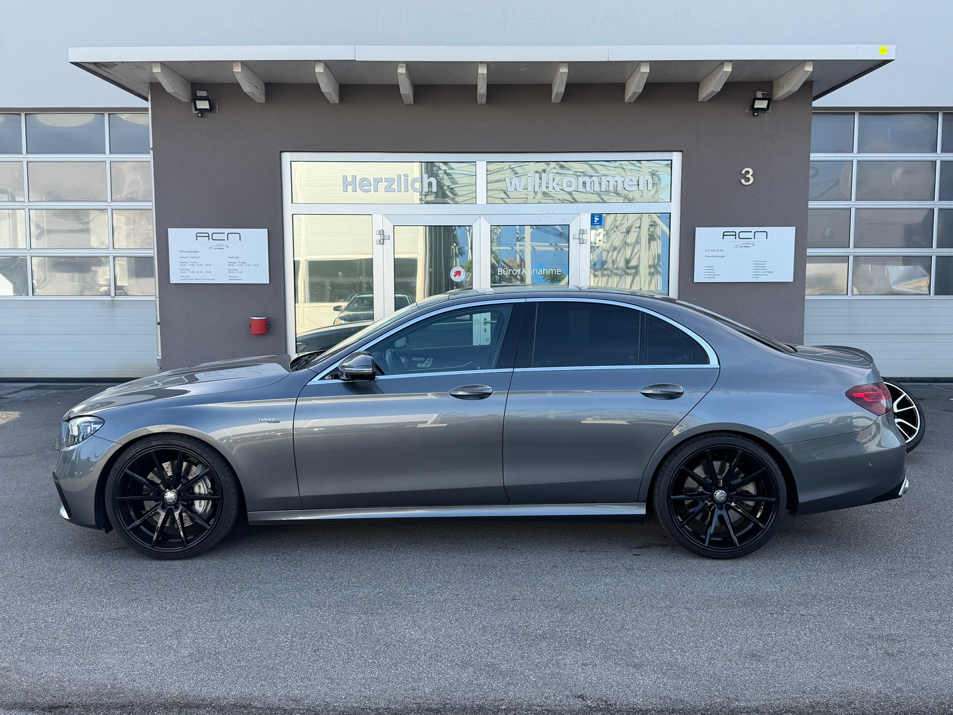 MERCEDES-BENZ AMG E 53 4Matic+ Speedshift 9G-TCT-showroom-element-3