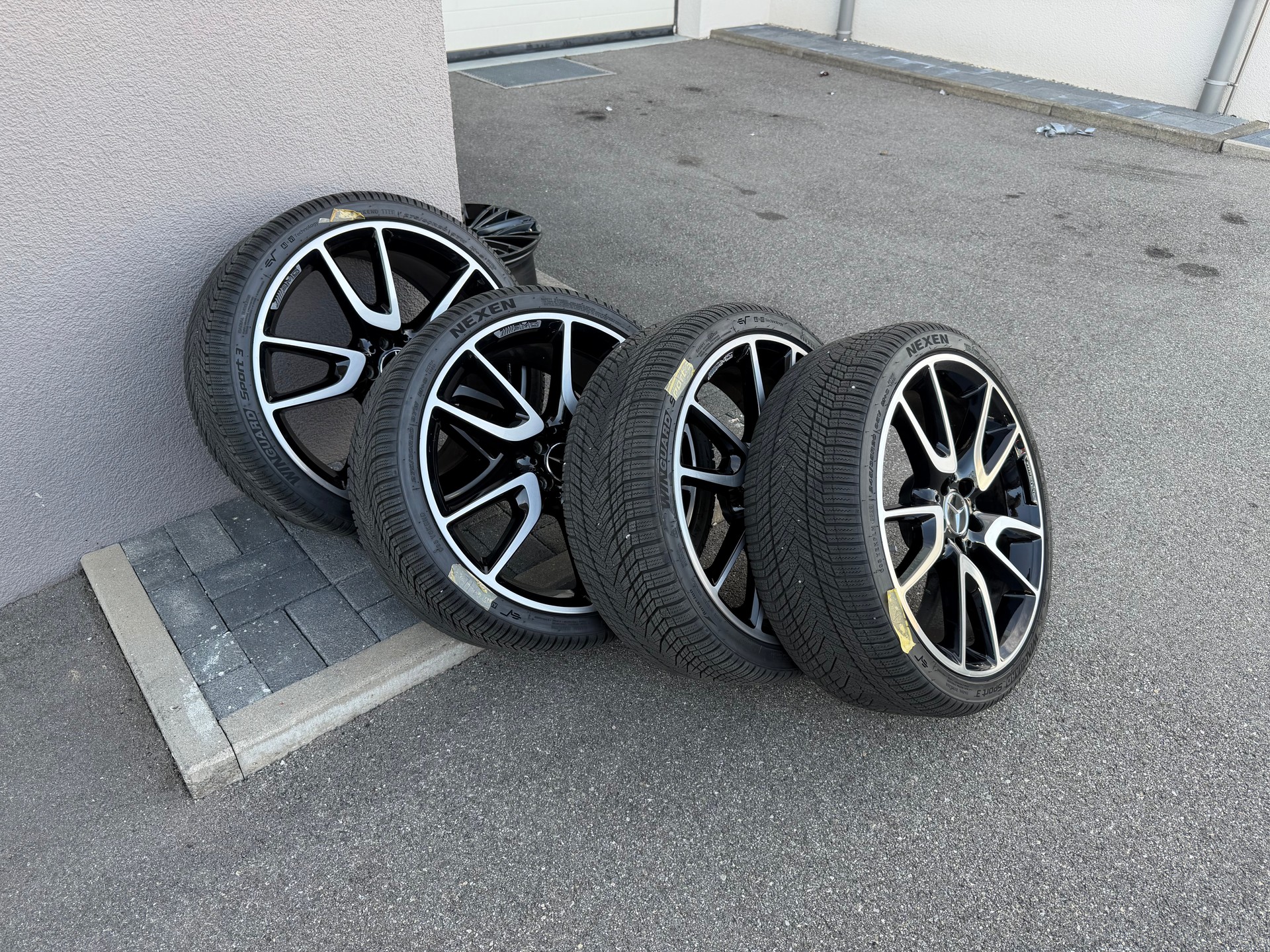MERCEDES-BENZ AMG E 53 4Matic+ Speedshift 9G-TCT-image-18