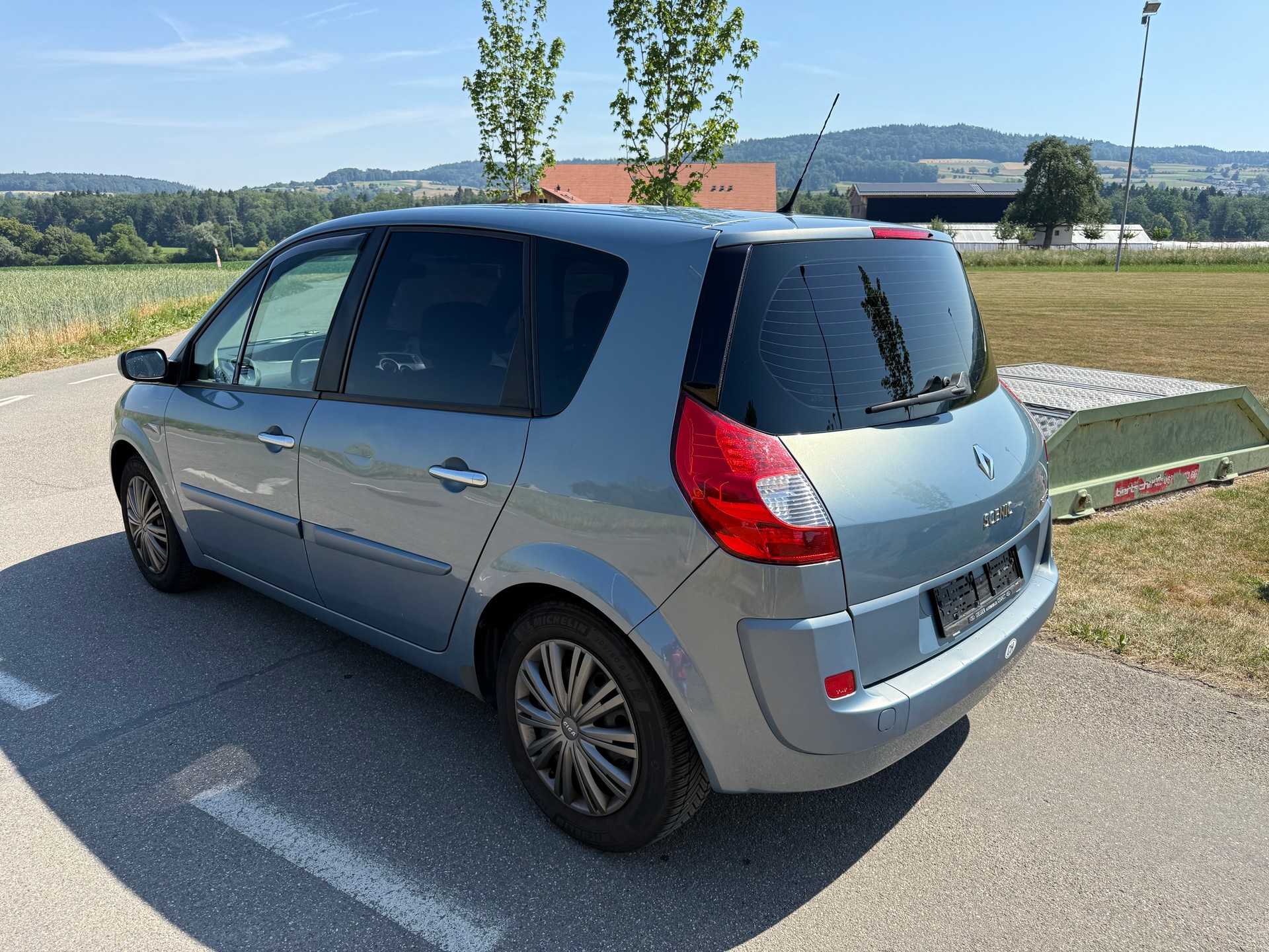RENAULT Scénic 2.0 16V Dynamique-image-2