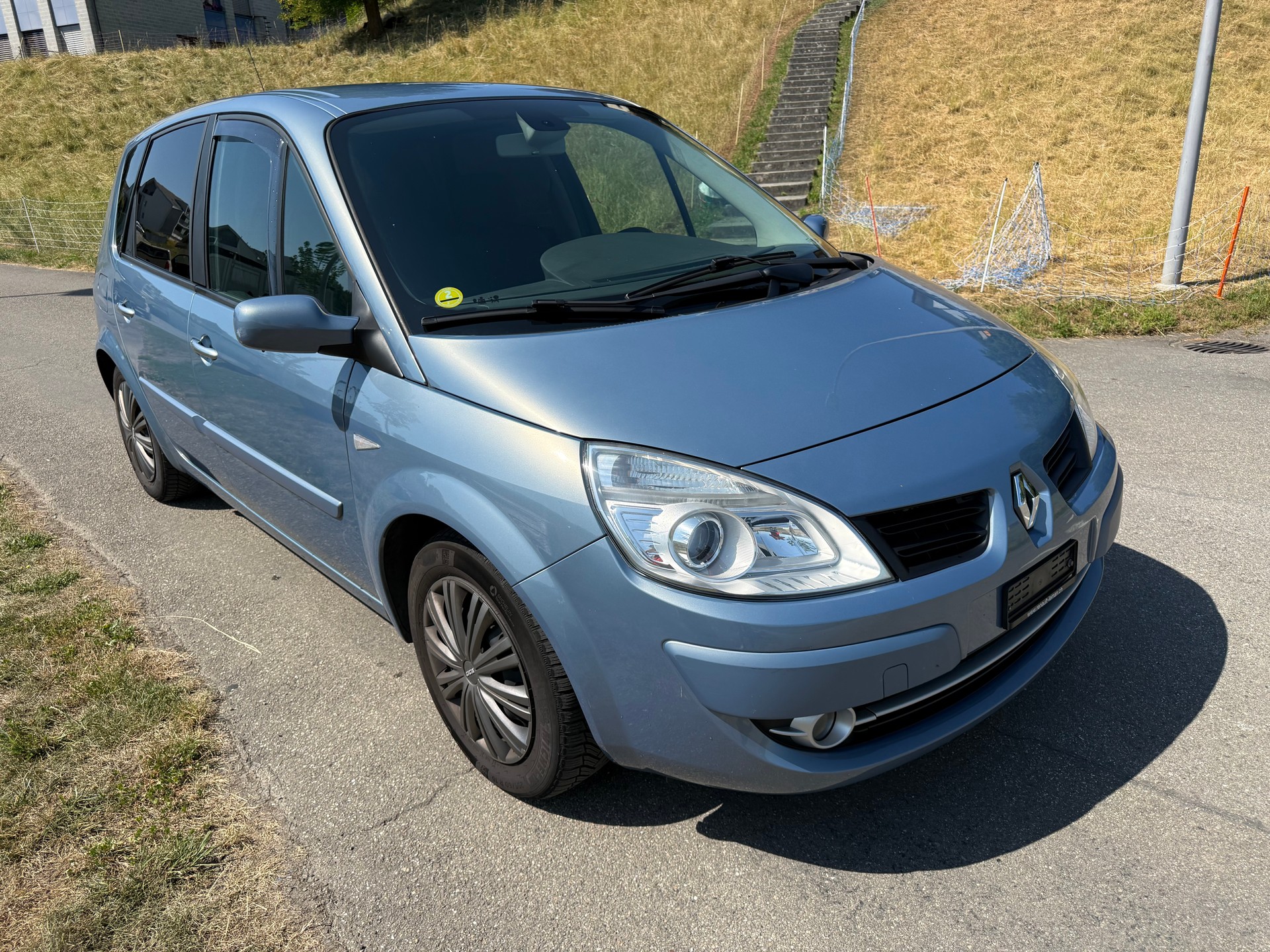 RENAULT Scénic 2.0 16V Dynamique-image-1