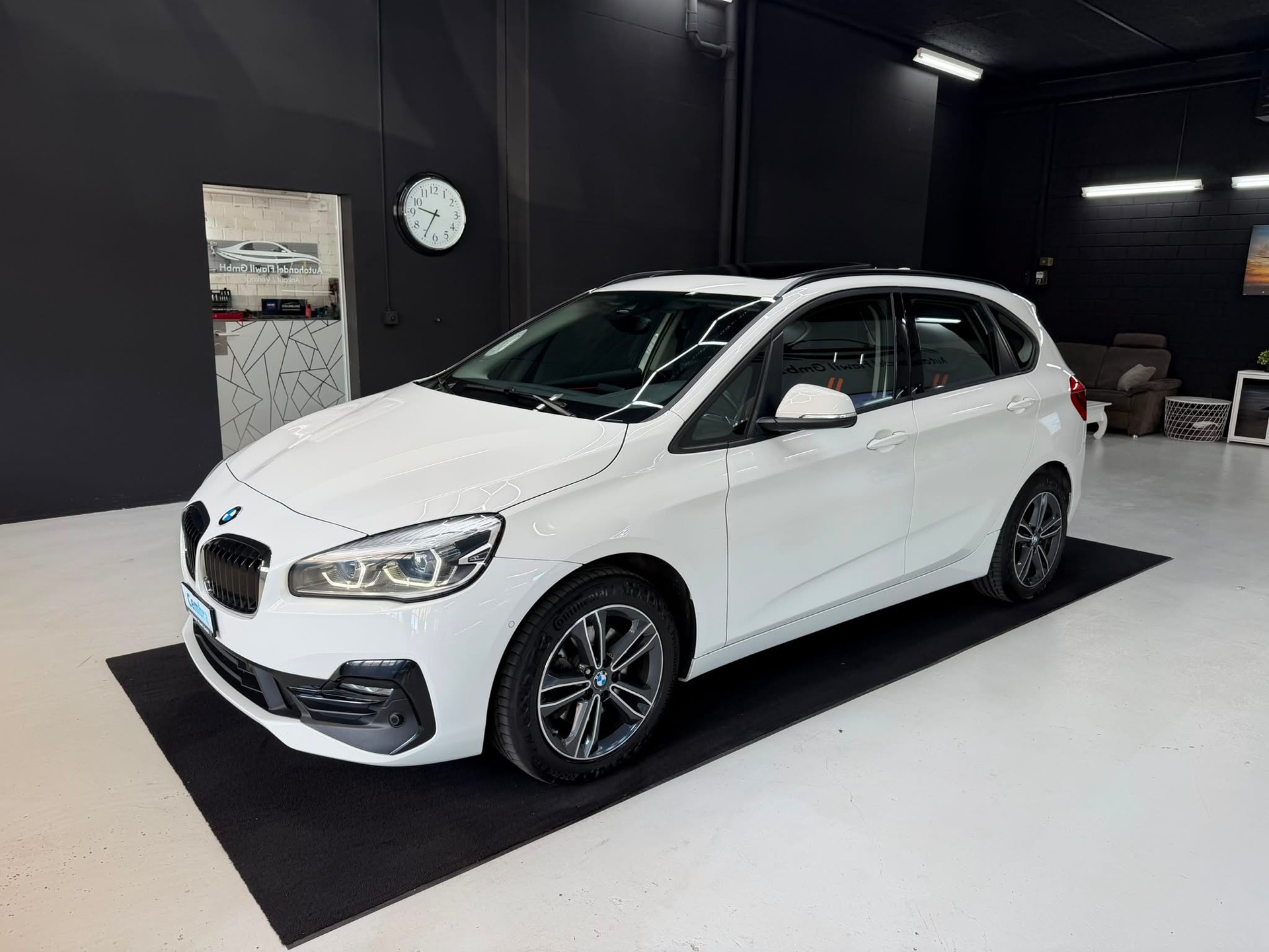 BMW 218d xDrive Active Tourer Steptronic Sport Line-showroom-element-2
