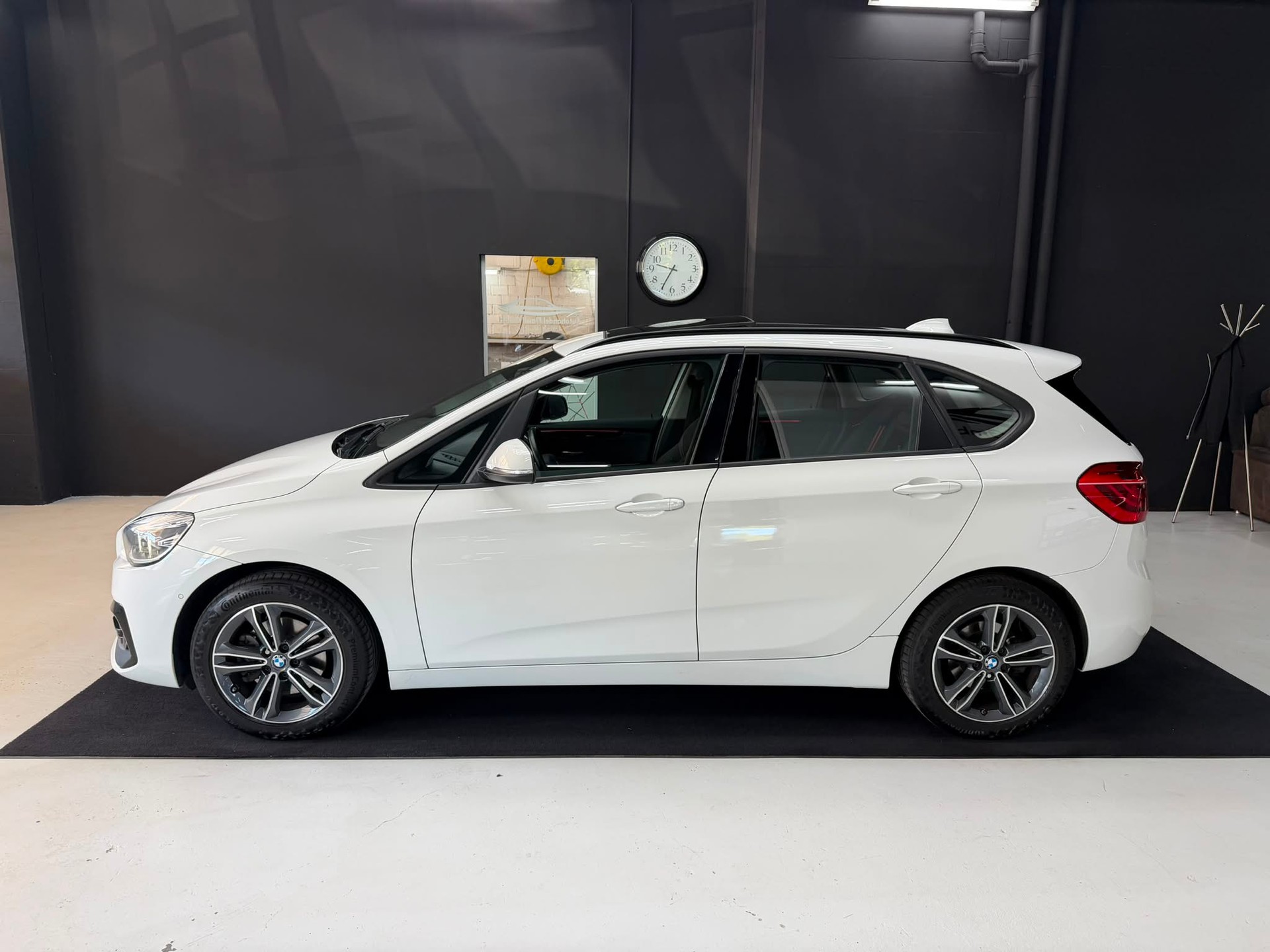 BMW 218d xDrive Active Tourer Steptronic Sport Line-showroom-element-3
