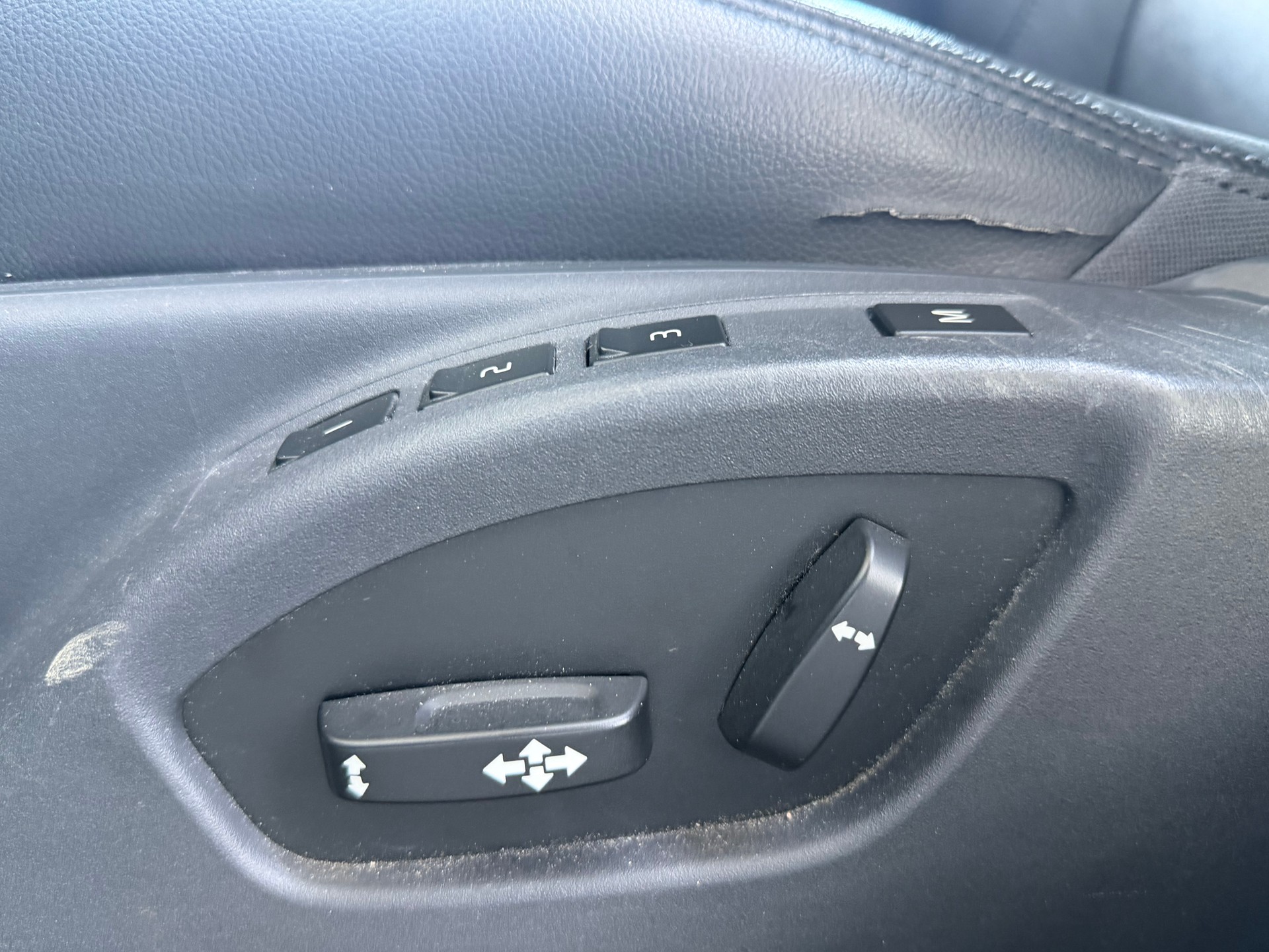 VOLVO XC60 D4 AWD Summum Geartronic-image-4