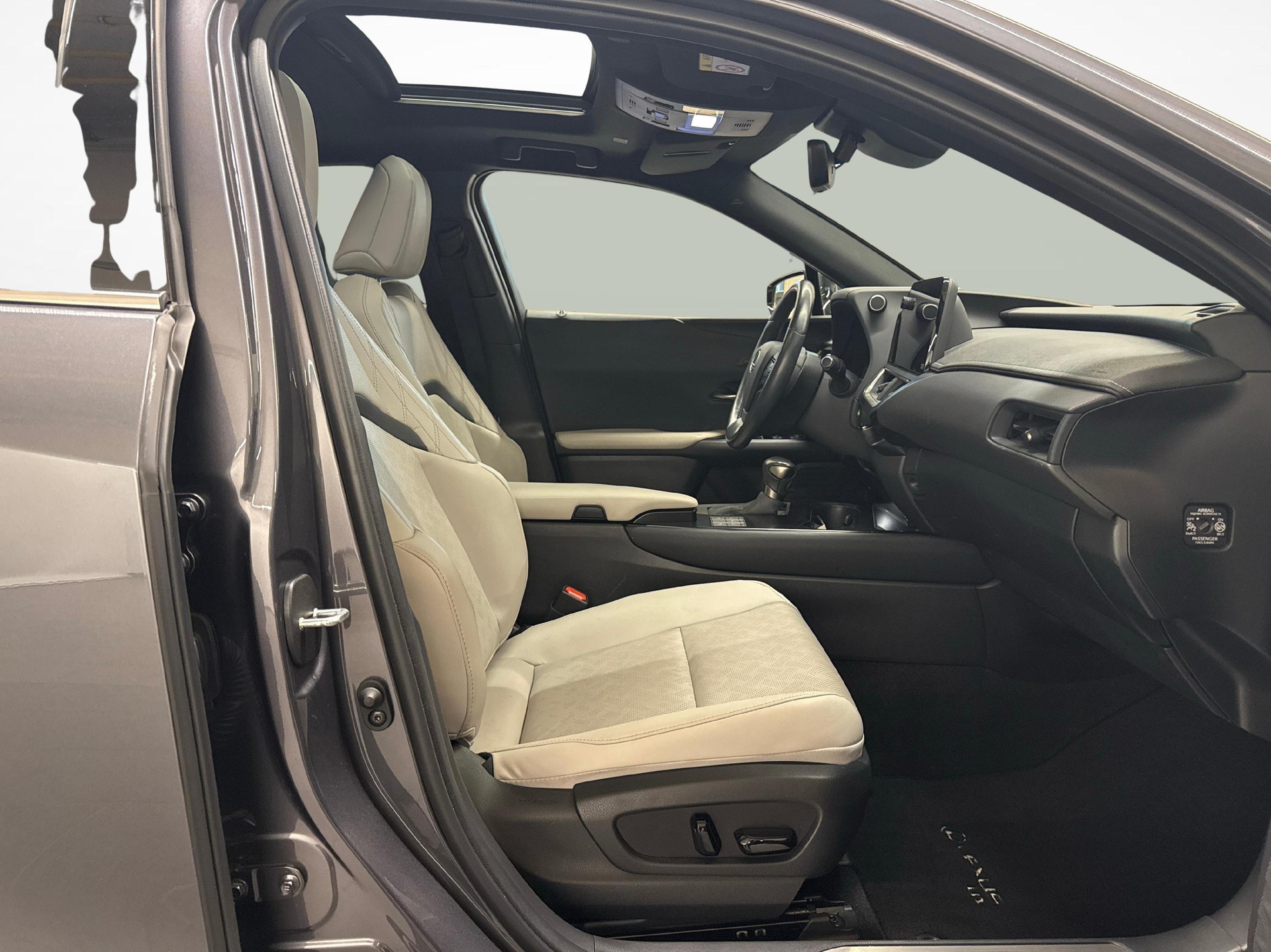 LEXUS UX 250h Excellence - Ruote invernali incluse-image-9