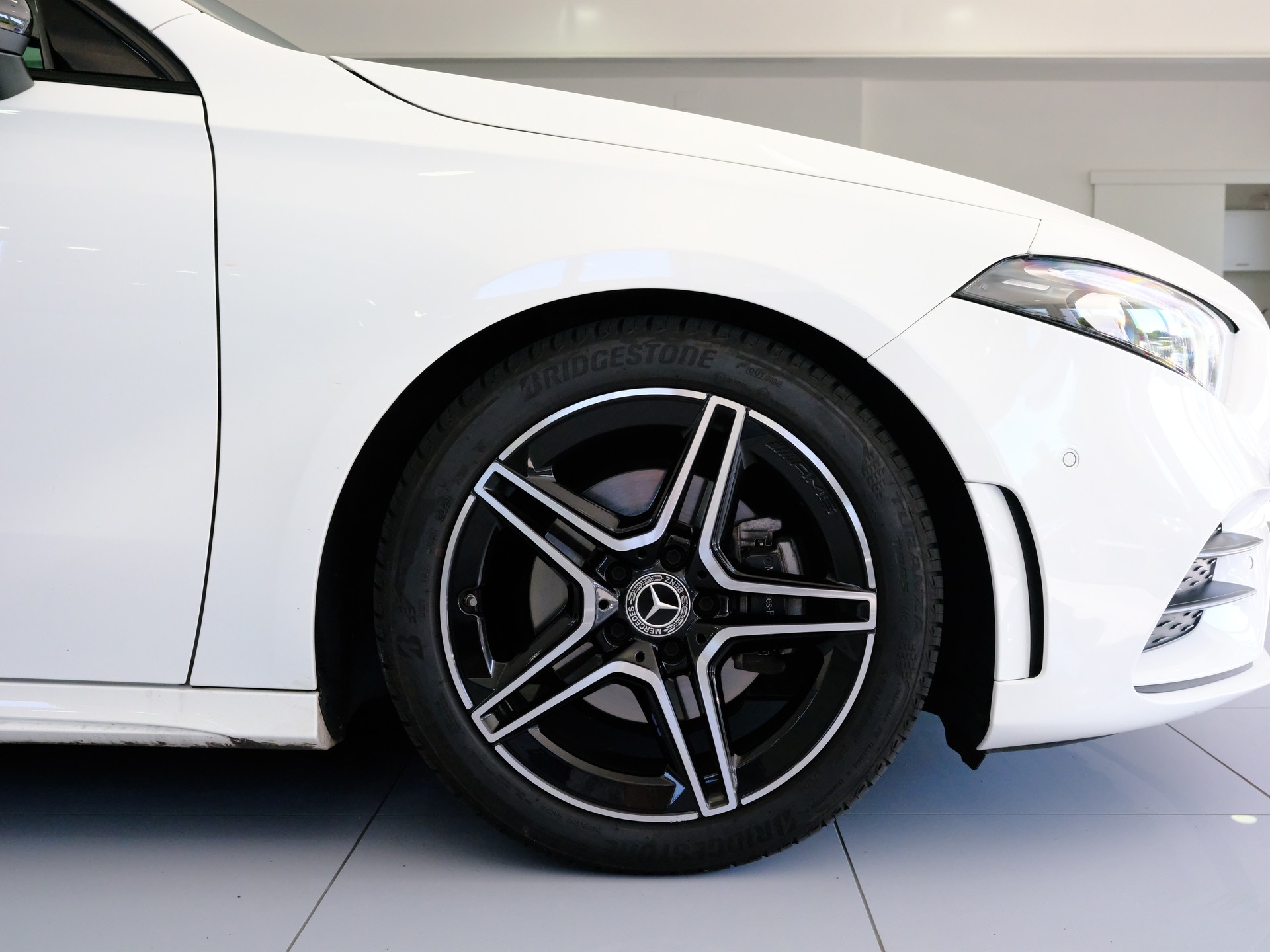 MERCEDES-BENZ A 180 AMG Line 7G-DCT-image-15